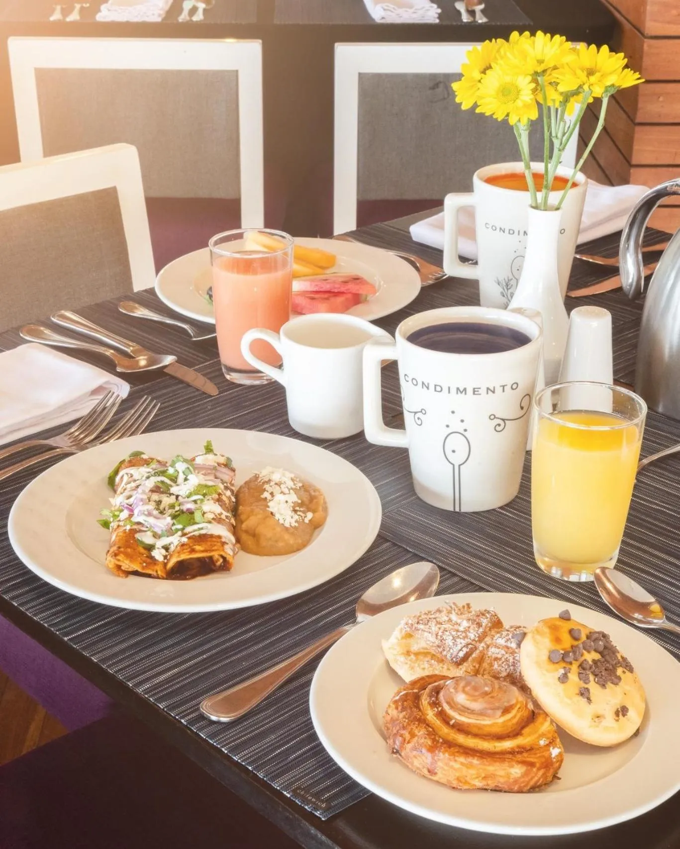 Restaurant/places to eat in Emporio Mazatlan