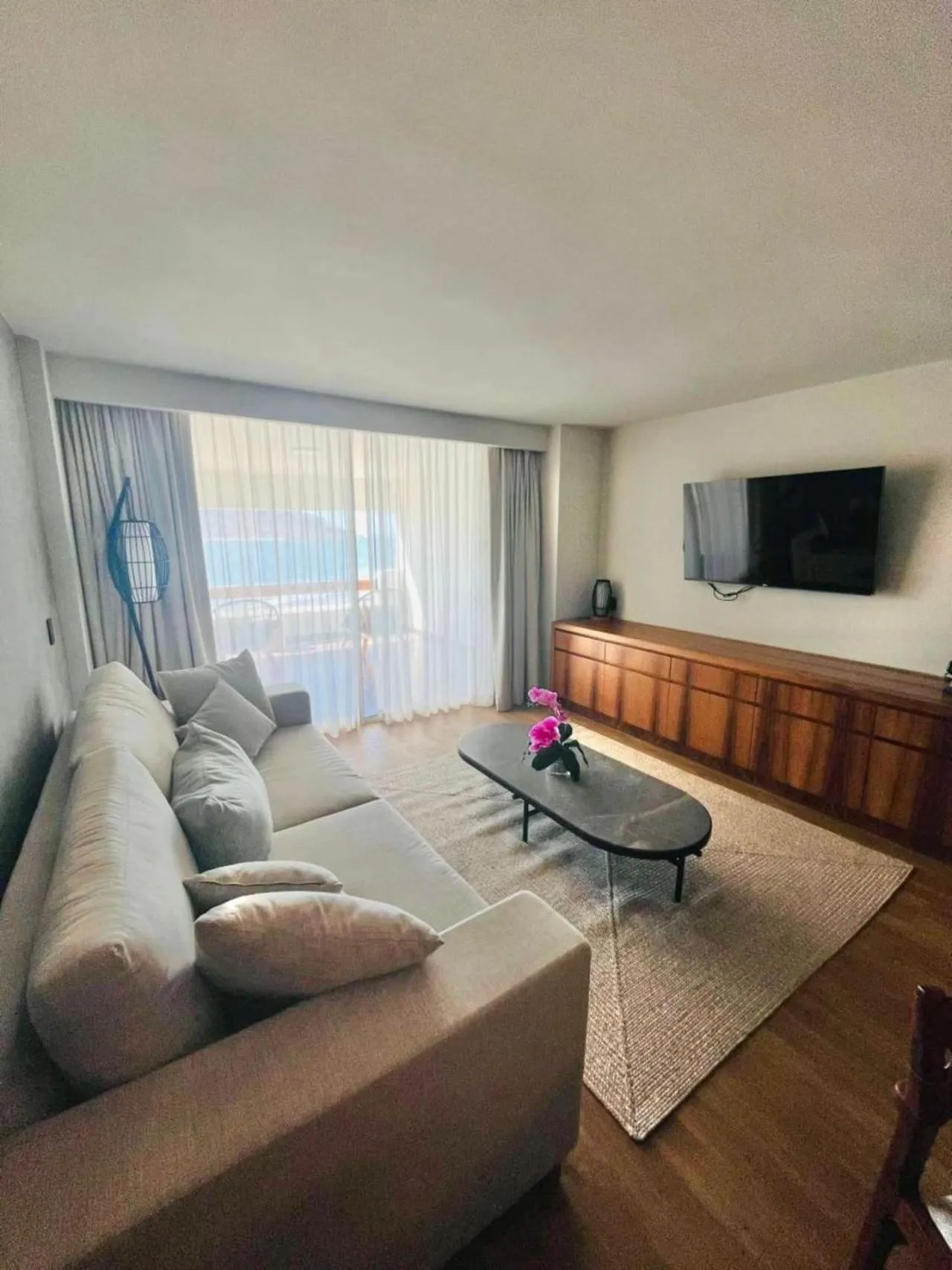 TV and multimedia in Emporio Mazatlan