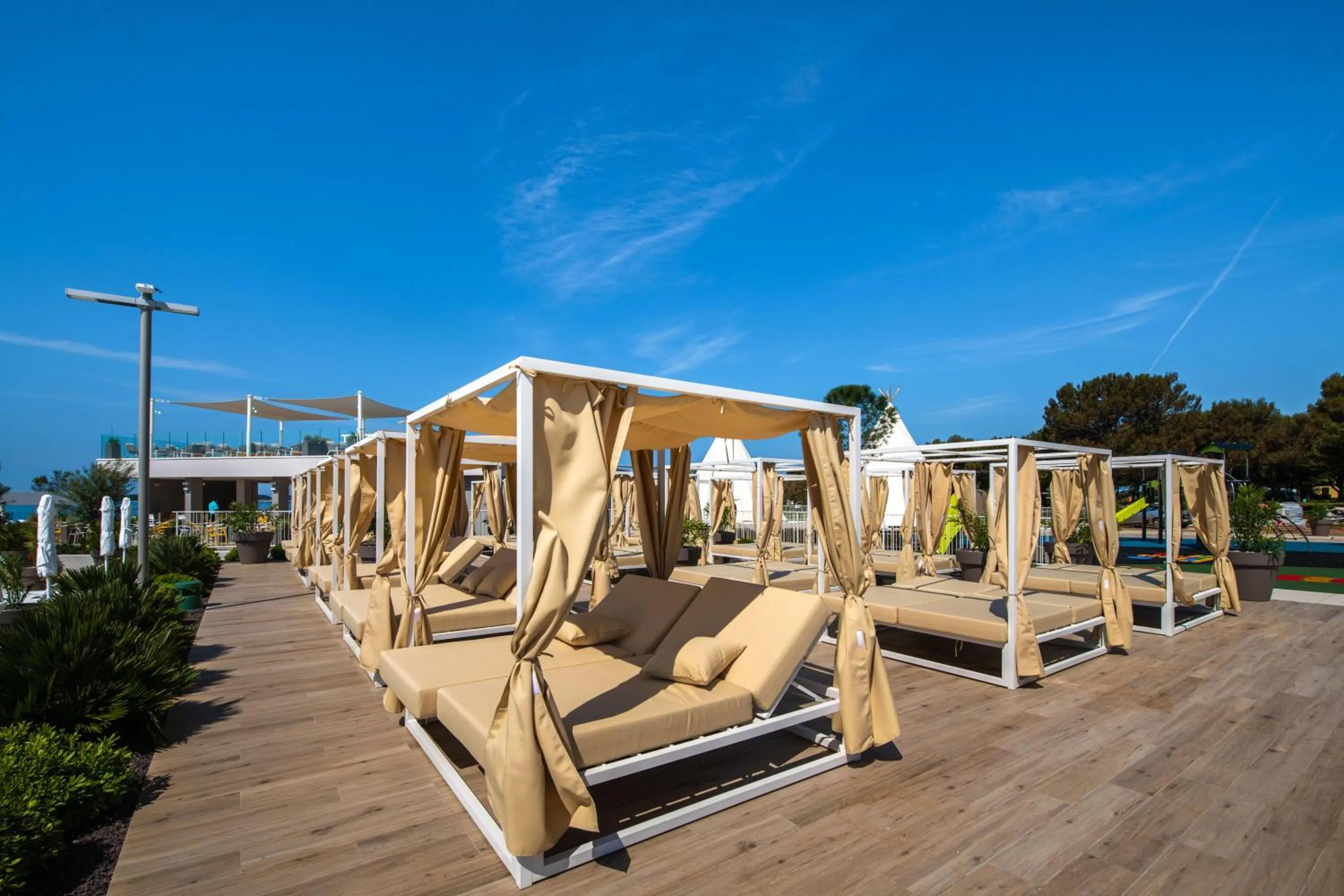 Swimming pool in Kazela Apartments