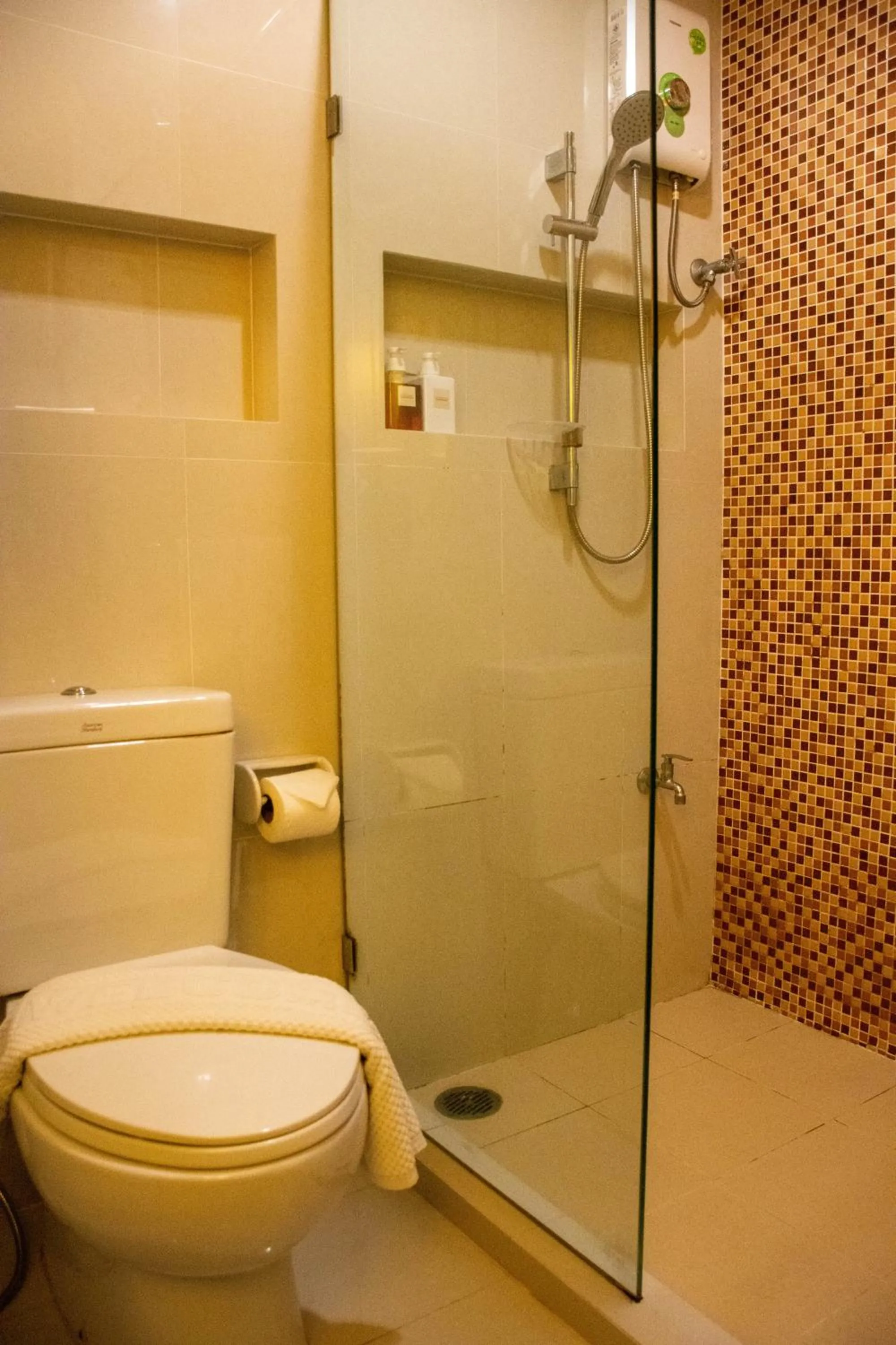 Shower in Chor Cher The Luxury Green Hotel - SHA Extra Plus