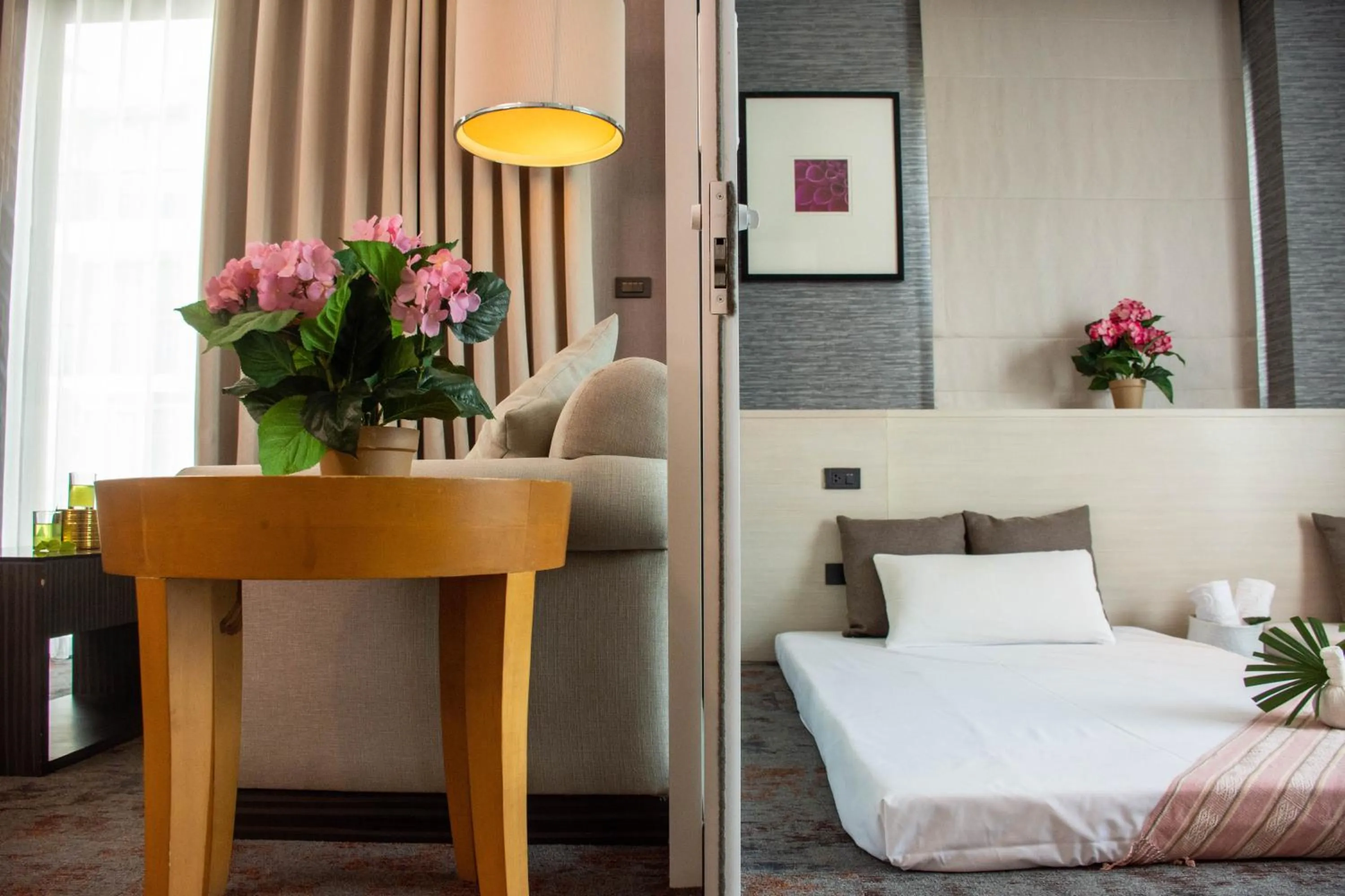 Massage, Bed in Chor Cher The Luxury Green Hotel - SHA Extra Plus