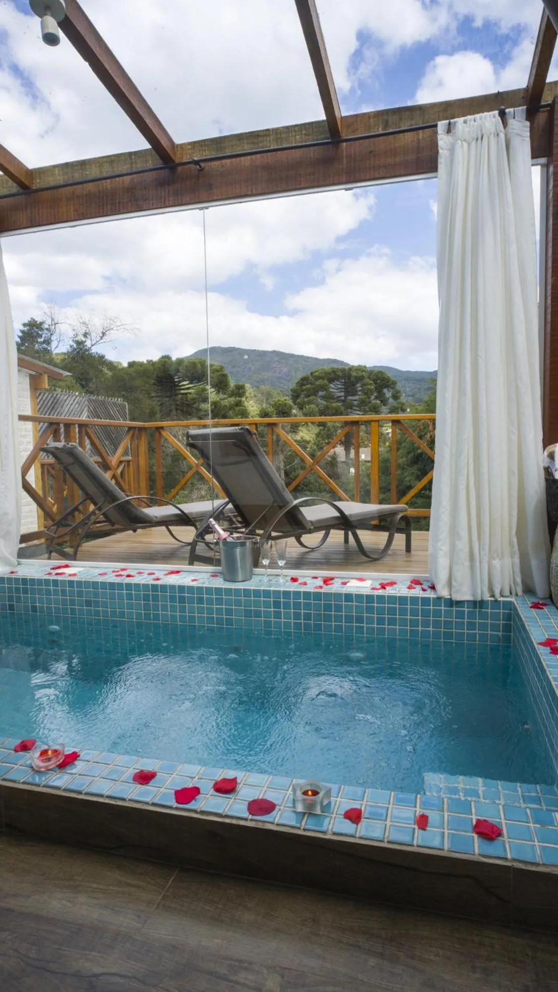 Swimming pool in Pousada Villa Monte Verde