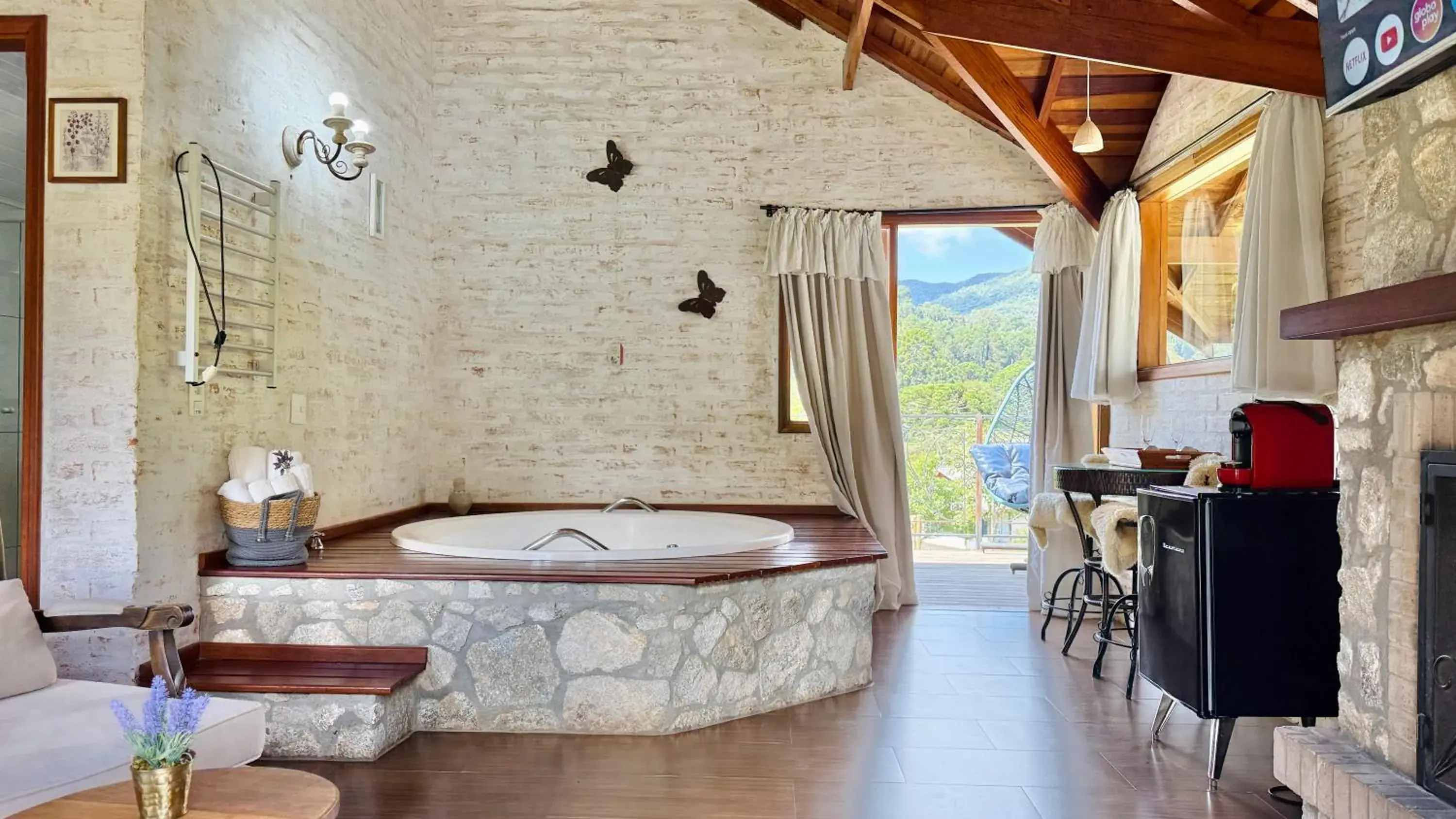 Double Room with Spa Bath in Pousada Villa Monte Verde Double Room with Spa Bath in Pousada Villa Monte Verde