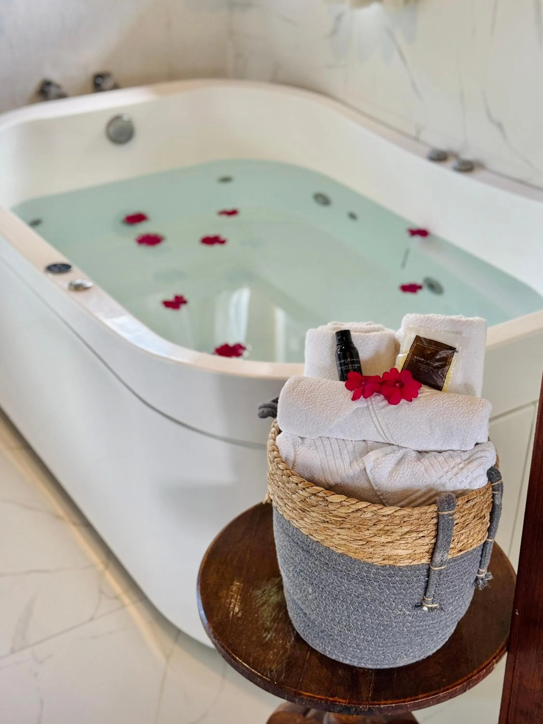 Hot Tub in Pousada Villa Monte Verde