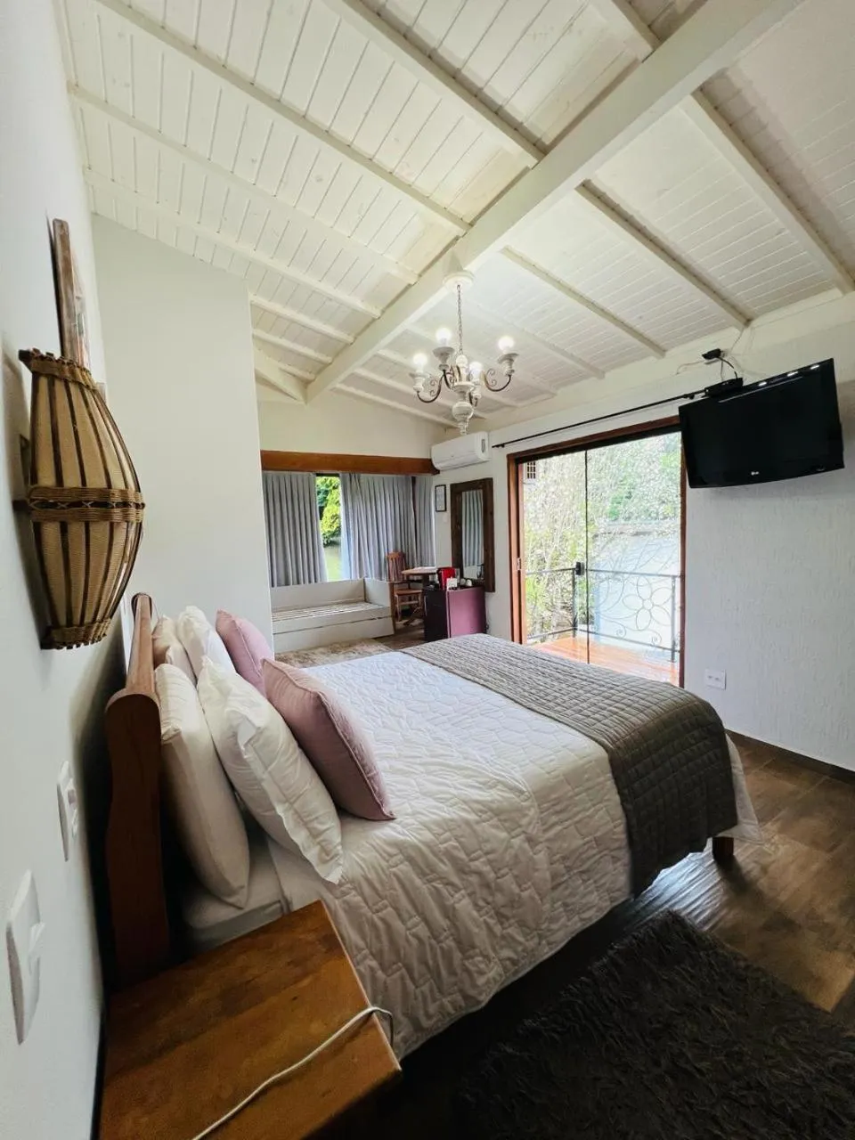 Photo of the whole room, Bed in Pousada Villa Monte Verde