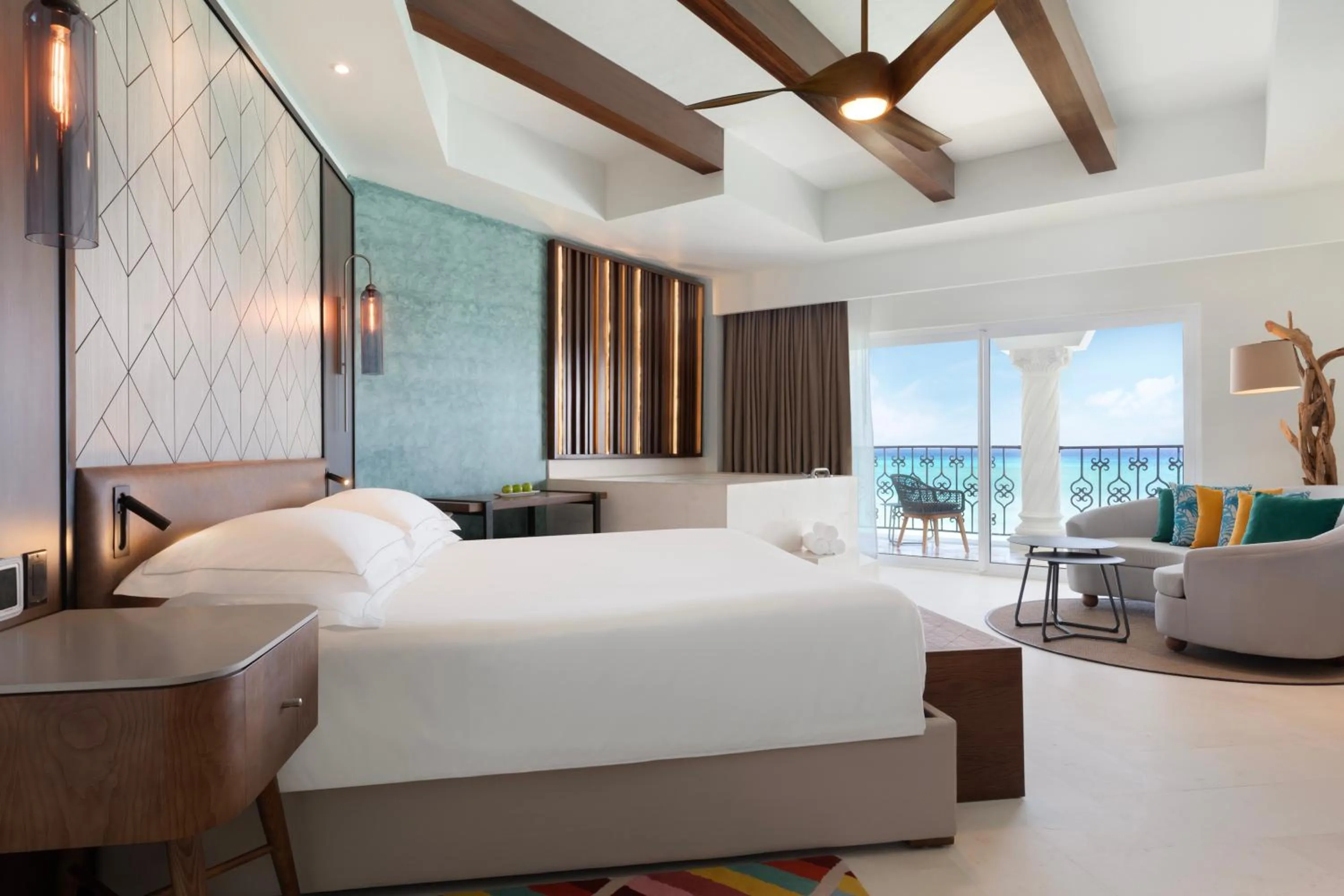 Bed in Hyatt Vivid Playa Del Carmen All-Inclusive Adult Only Resort