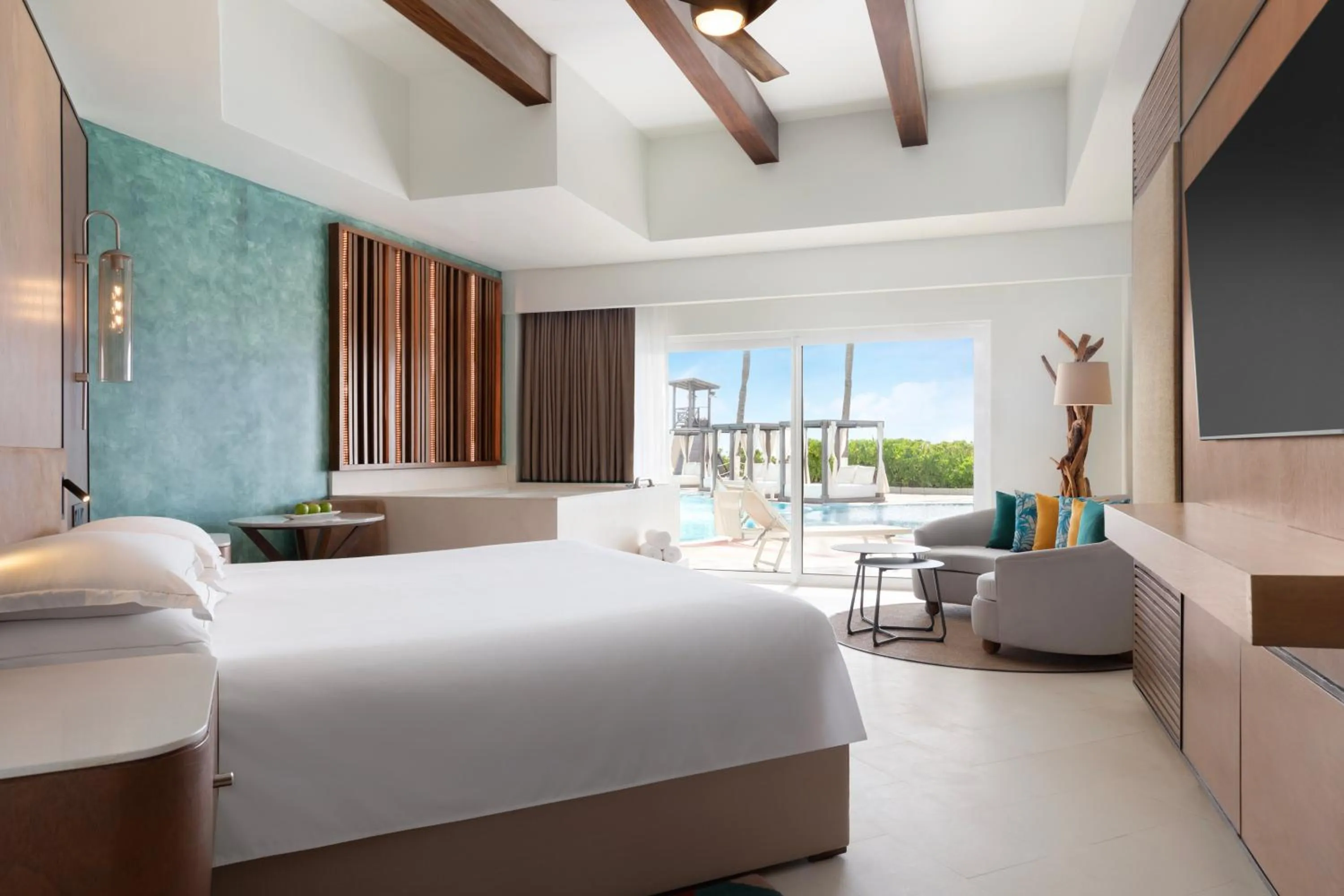 Bed in Hyatt Vivid Playa Del Carmen All-Inclusive Adult Only Resort