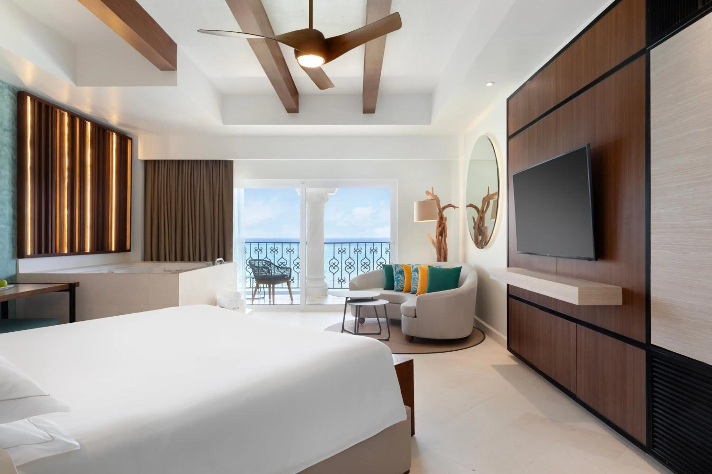 Bed in Hyatt Vivid Playa Del Carmen All-Inclusive Adult Only Resort