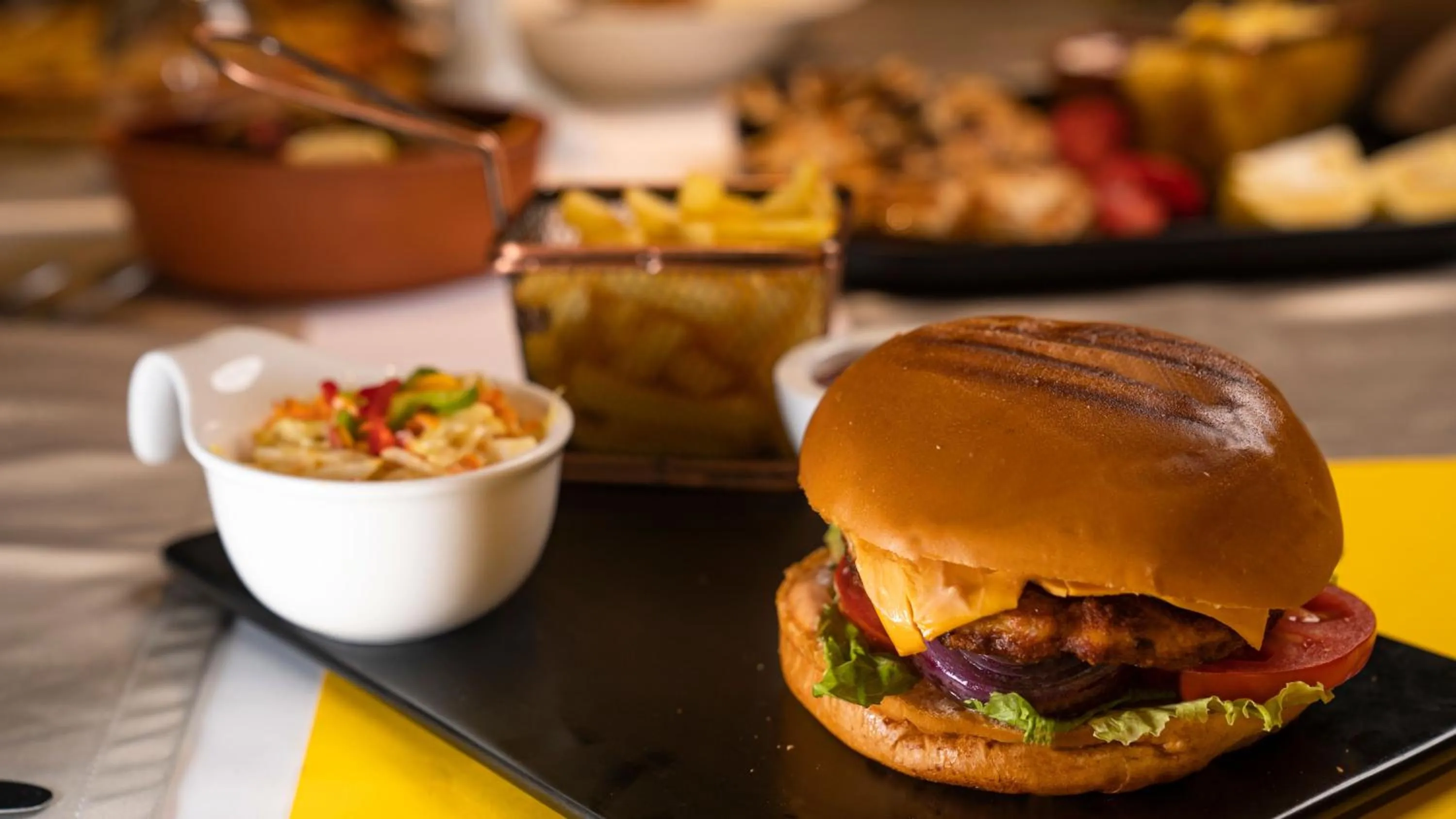 Restaurant/places to eat in Noor Land Hotel