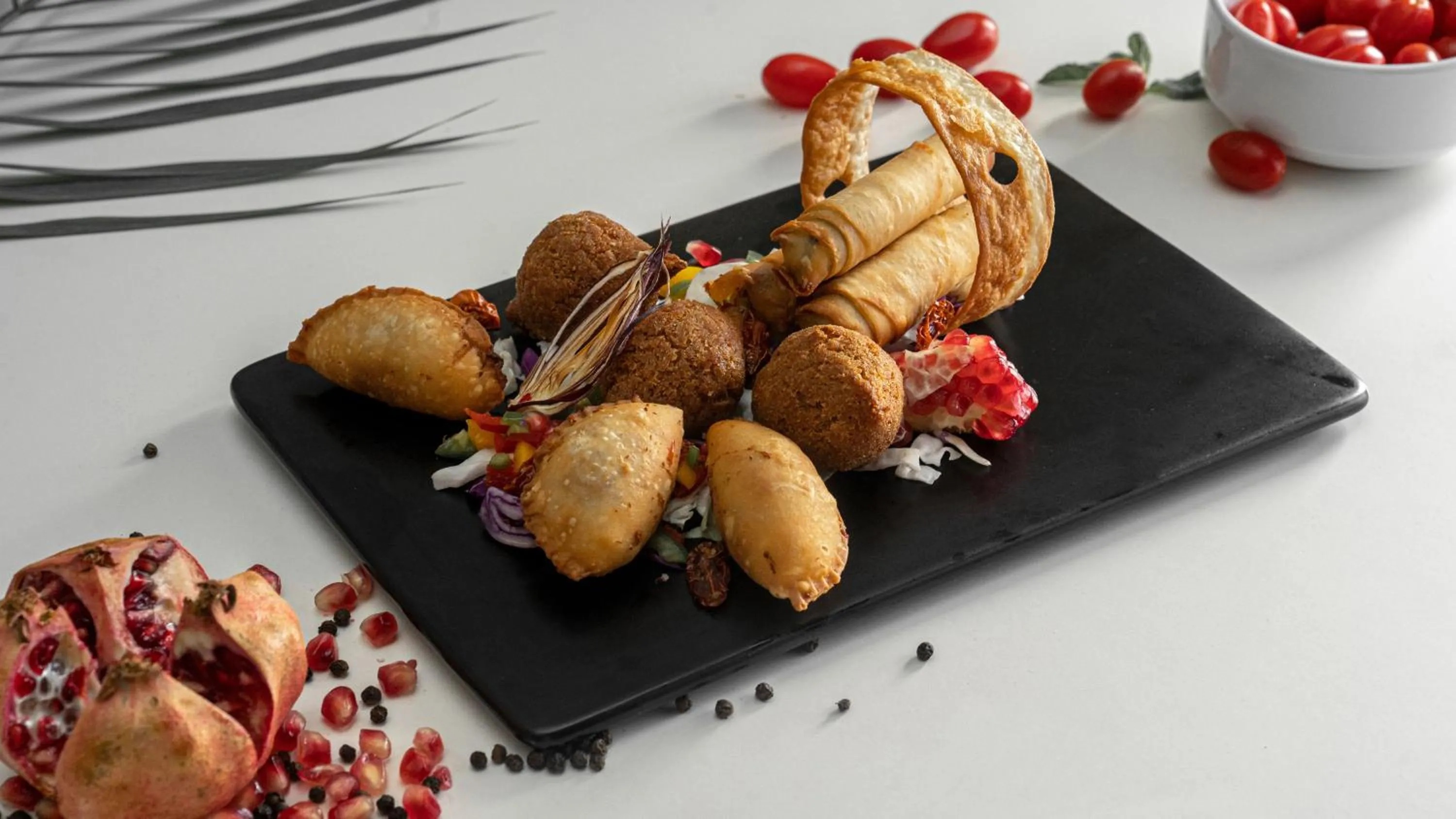 Restaurant/places to eat in Noor Land Hotel