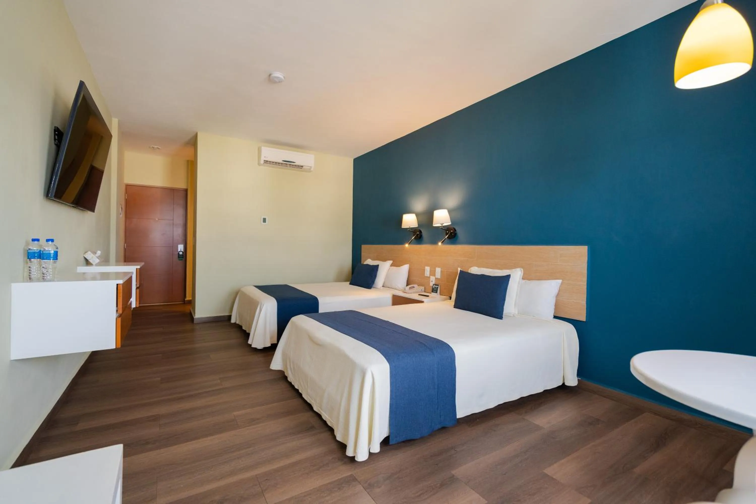 Photo of the whole room, Bed in Oceano Palace