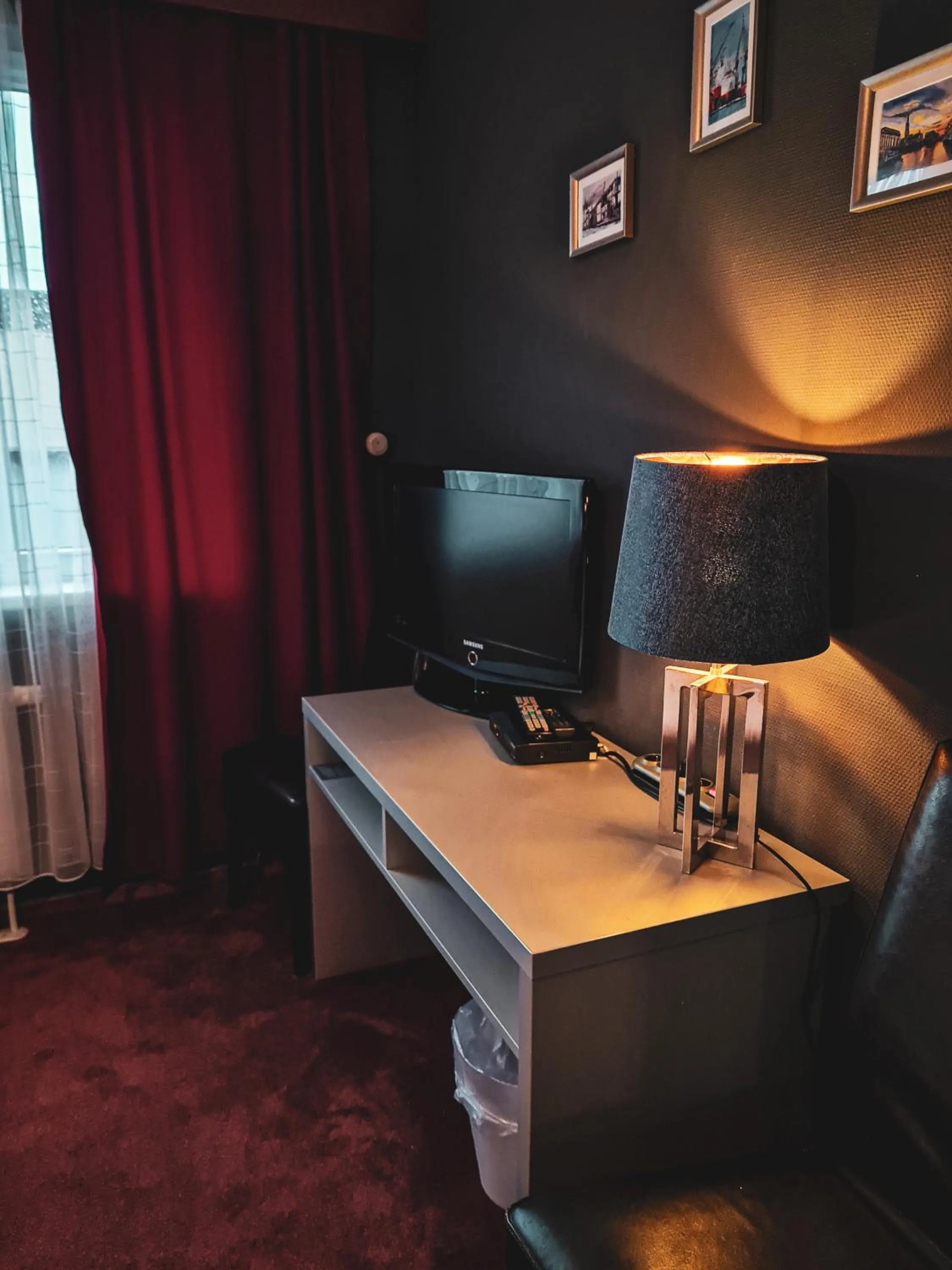 TV and multimedia in Hotel 108