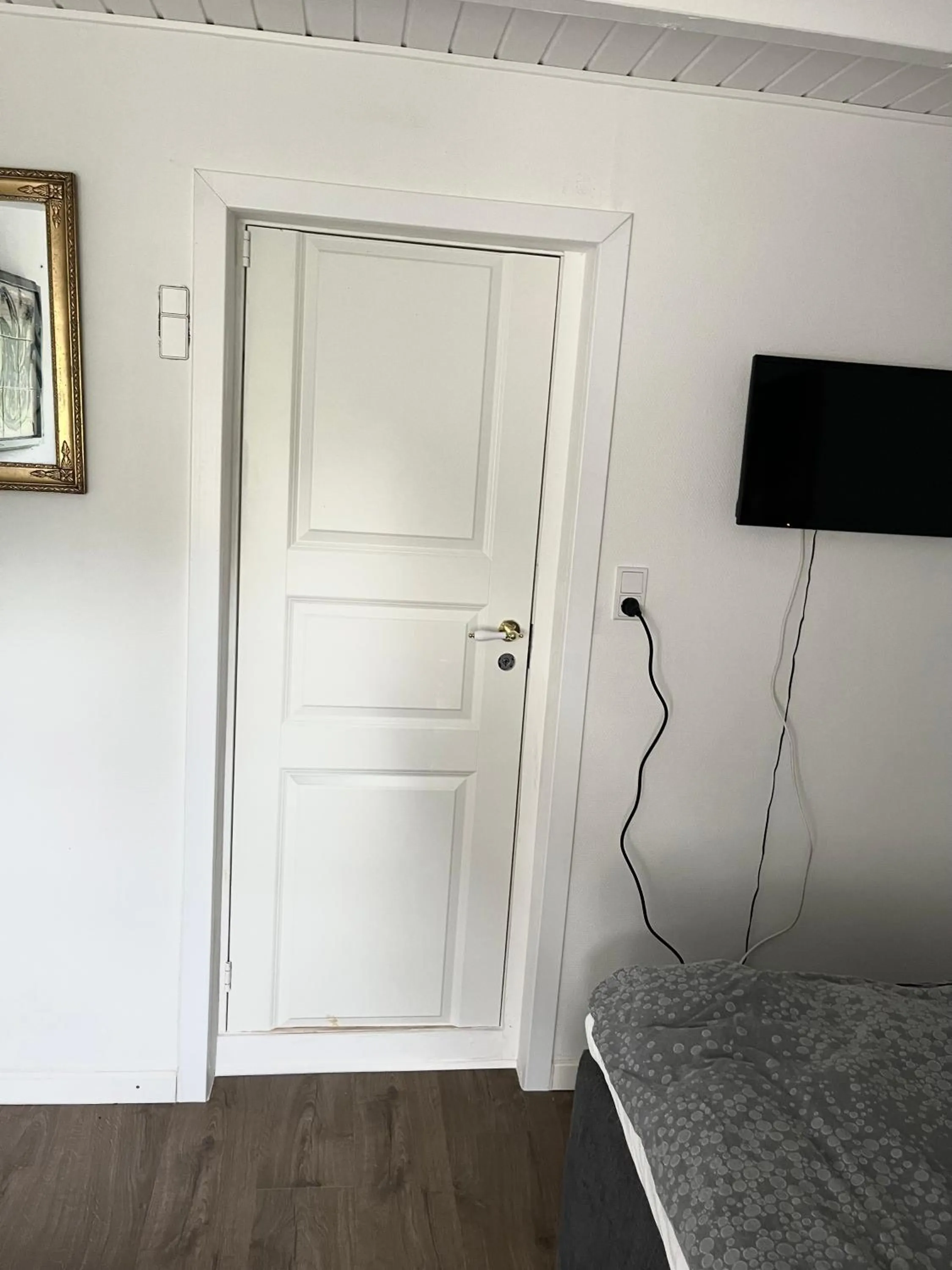 wardrobe in Sunbjerre B&B