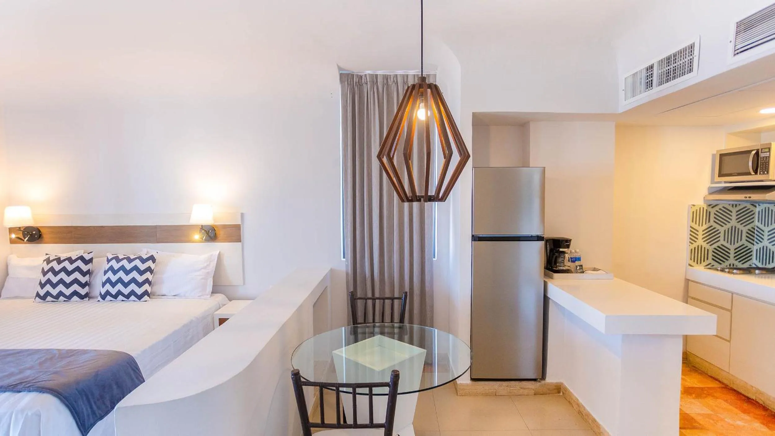 Kitchen or kitchenette, Bed in Luna Palace