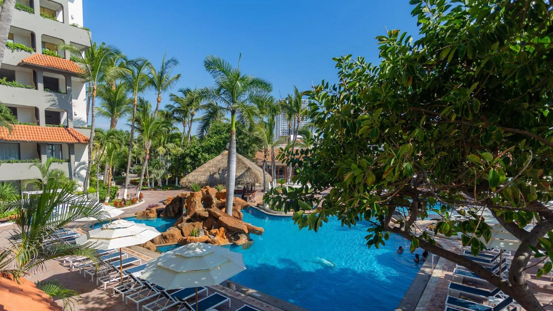 Swimming pool in Luna Palace