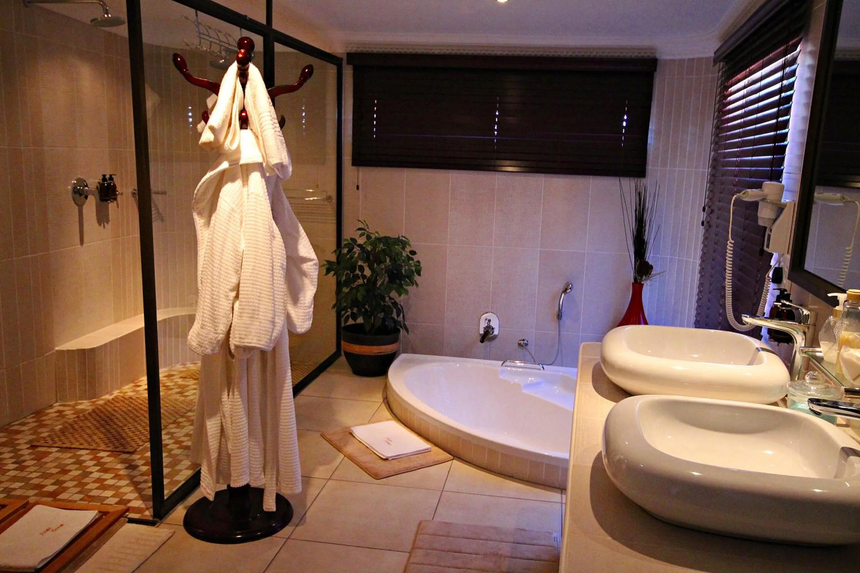 Bathroom in Lapa Lange Game Lodge