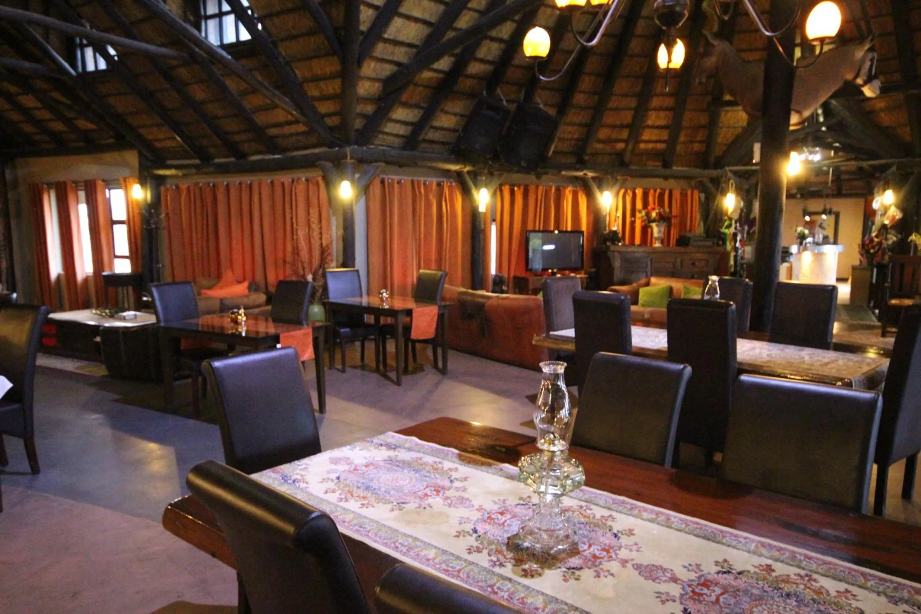 Communal lounge/ TV room in Lapa Lange Game Lodge