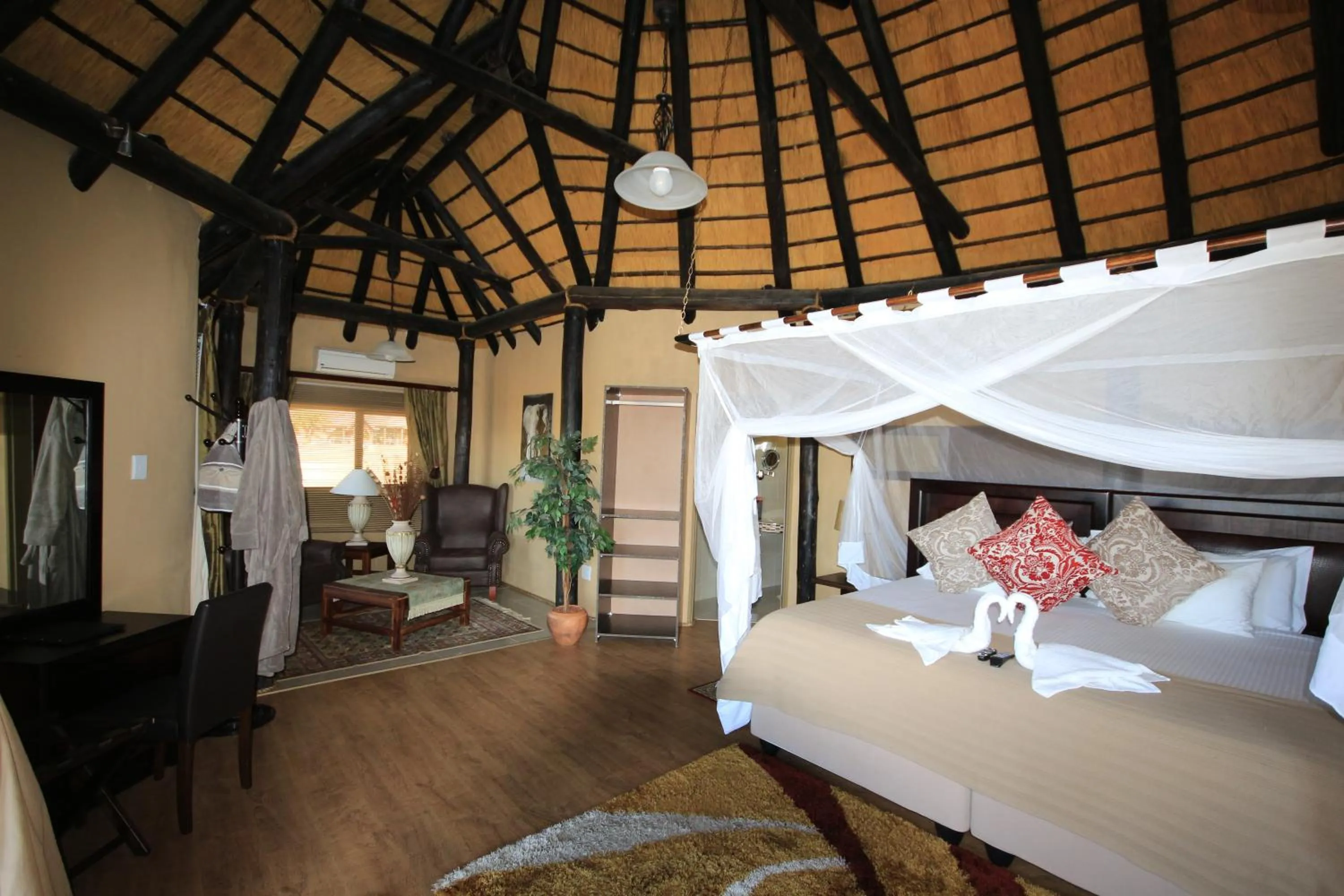 Bedroom, Bed in Lapa Lange Game Lodge