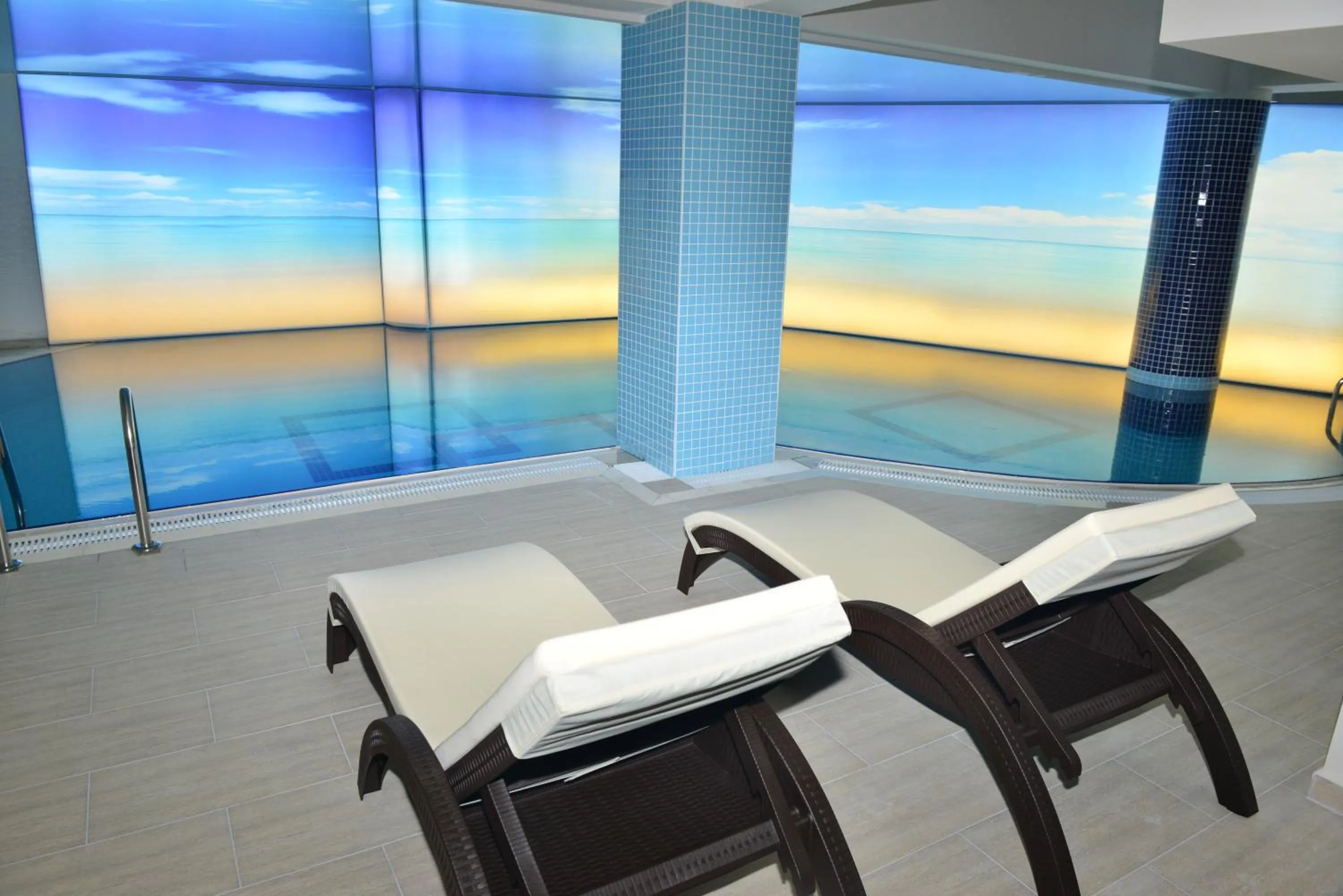 Swimming pool in Parion Hotel