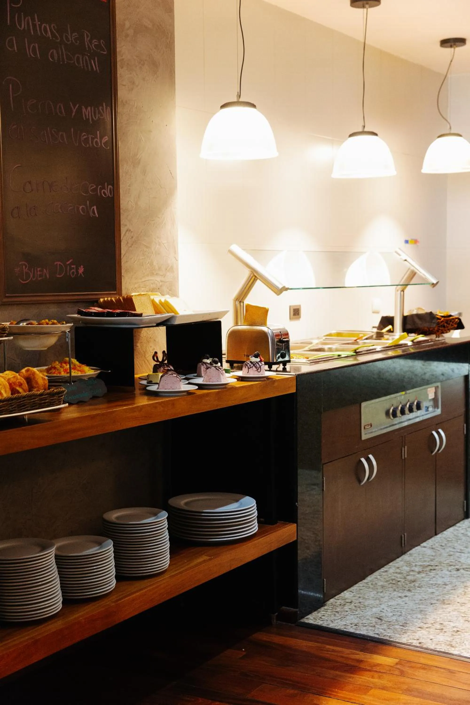 Restaurant/places to eat in Hotel Riazor Aeropuerto