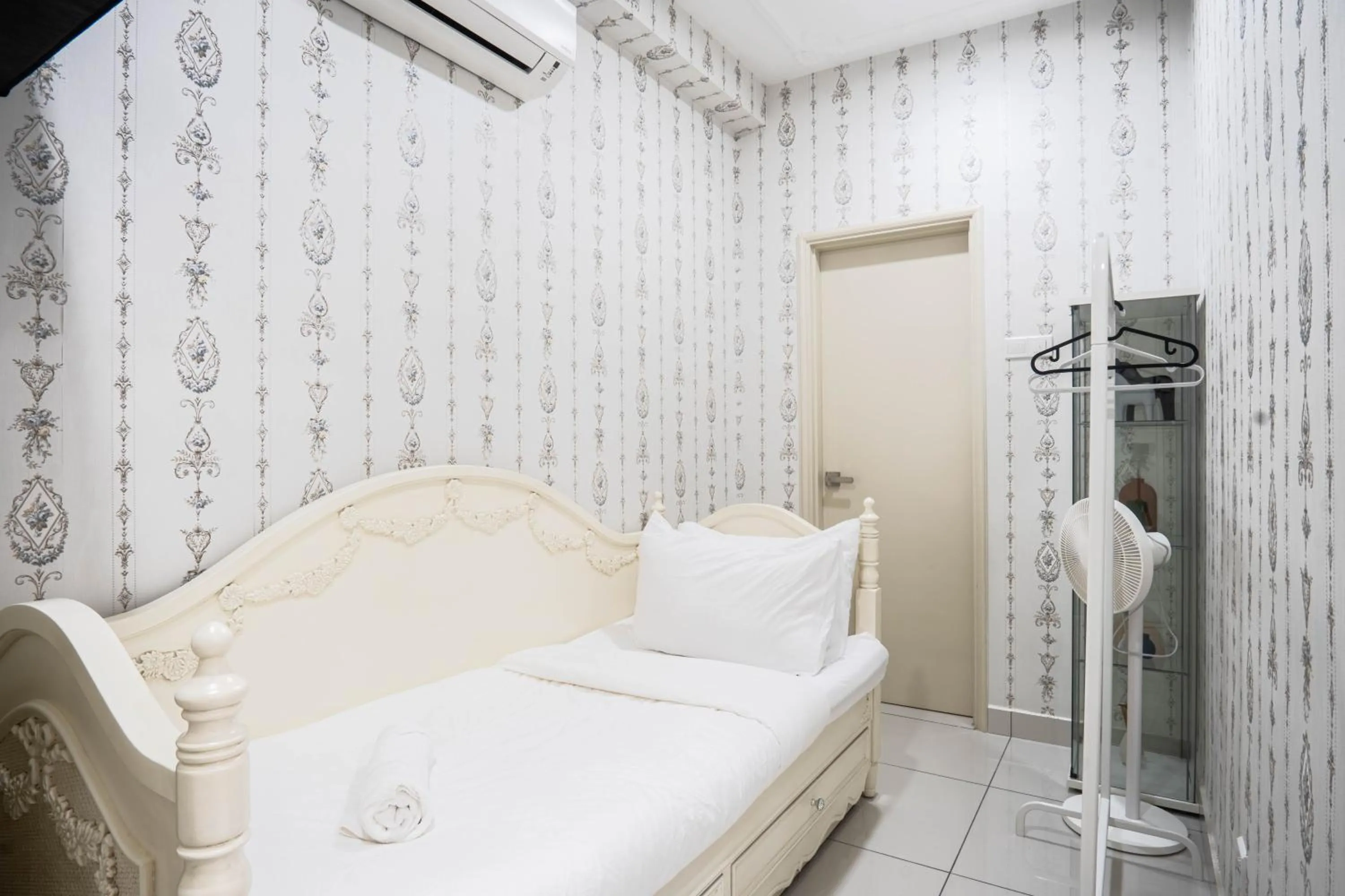 Bed in Arte Mont Kiara by Airhost