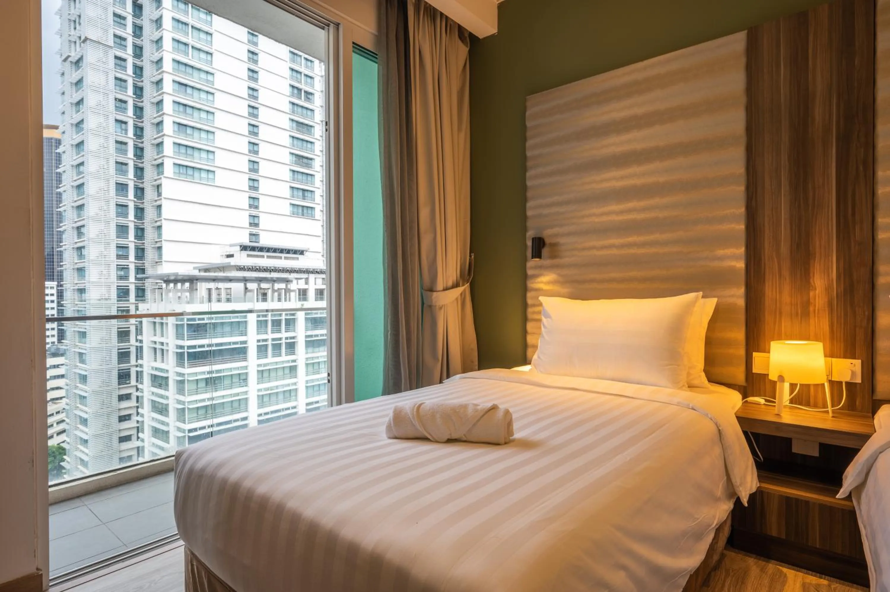 Bed in Greystone One Bukit Ceylon