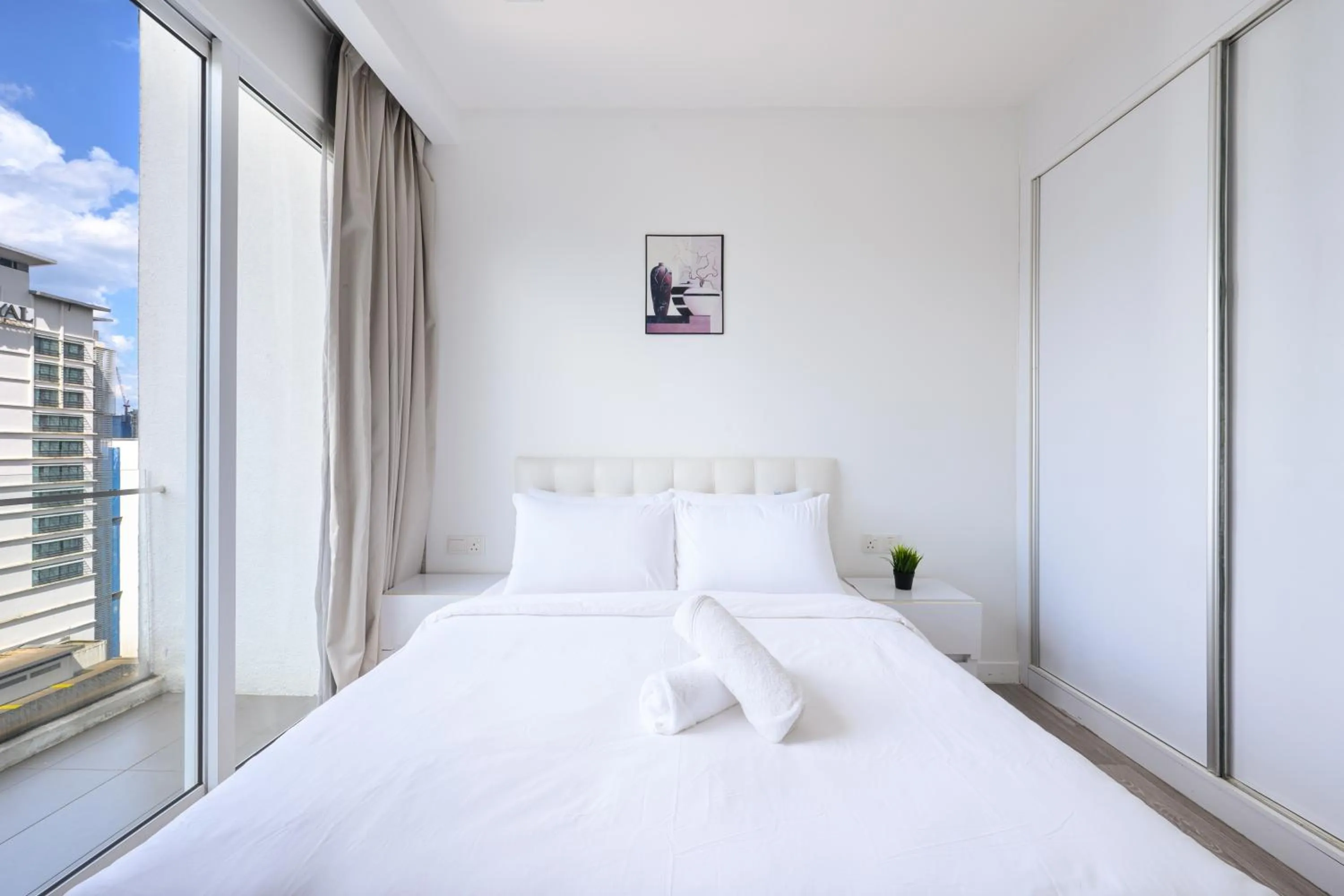 Bed in Greystone One Bukit Ceylon