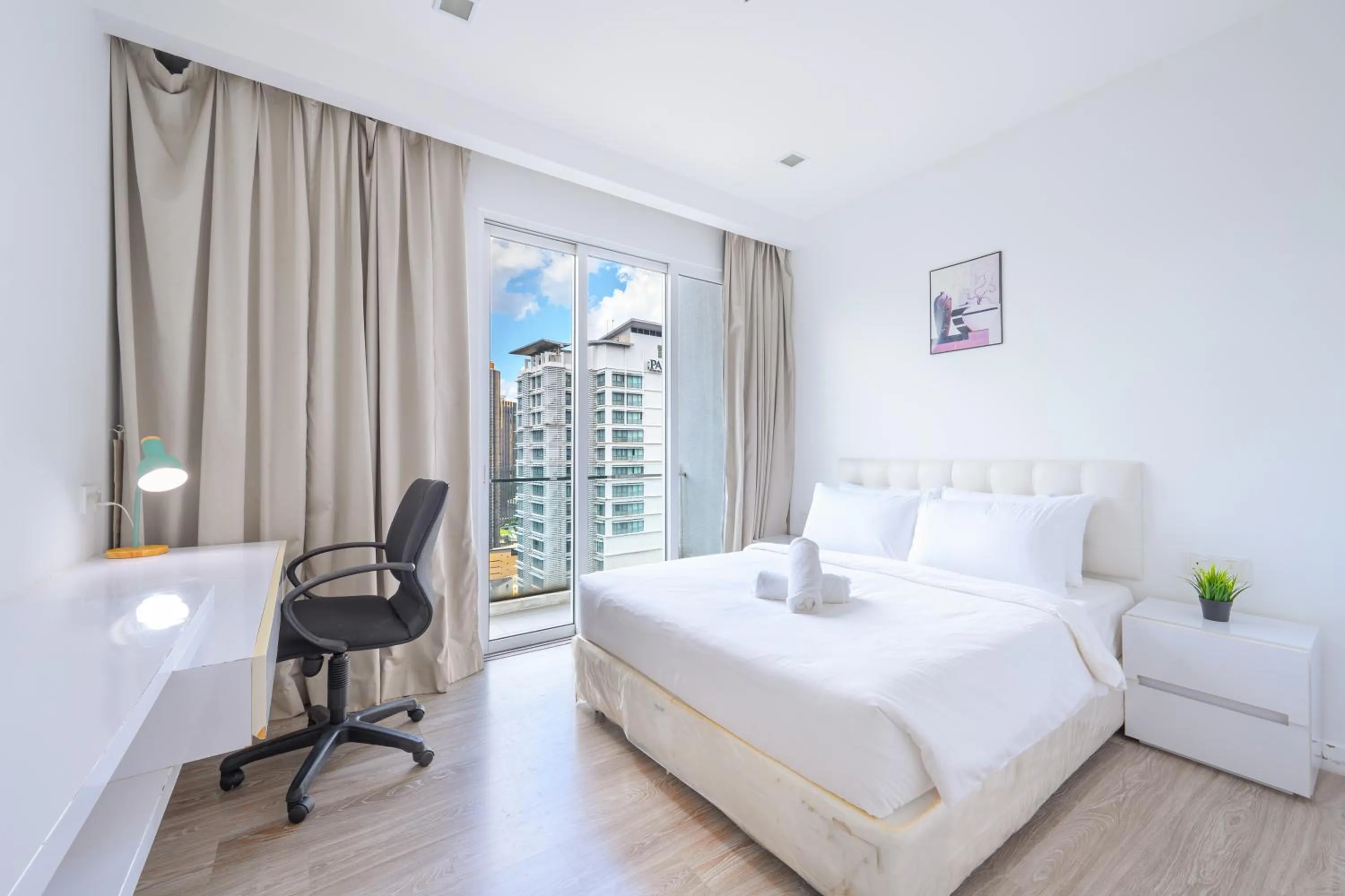 Bed in Greystone One Bukit Ceylon