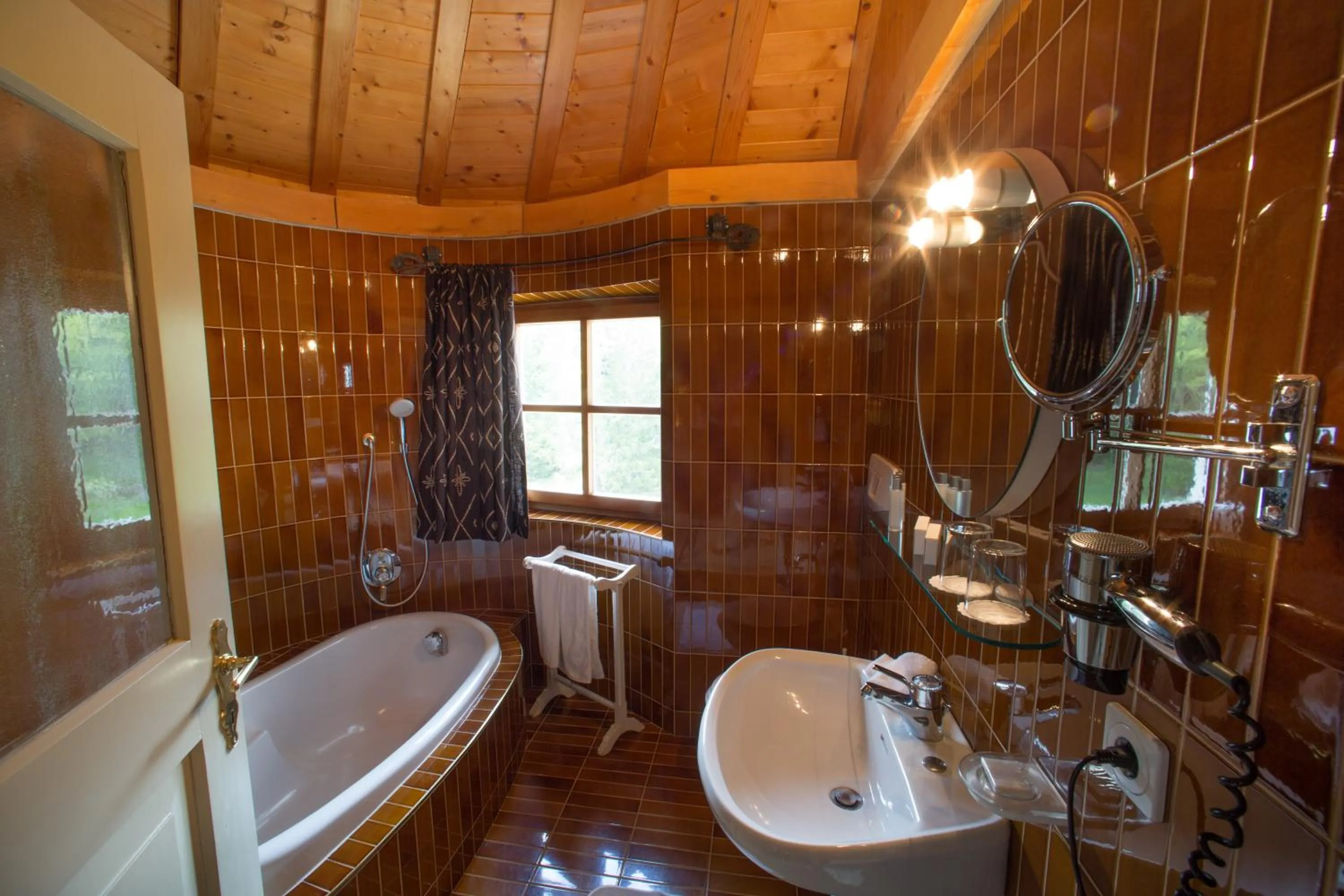 Photo of the whole room in Der Zirmerhof