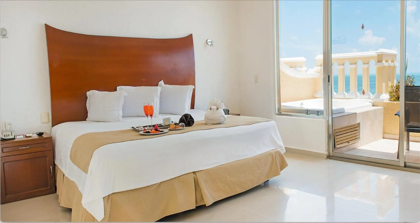 Bed in All Ritmo Cancun Resort & Water Park