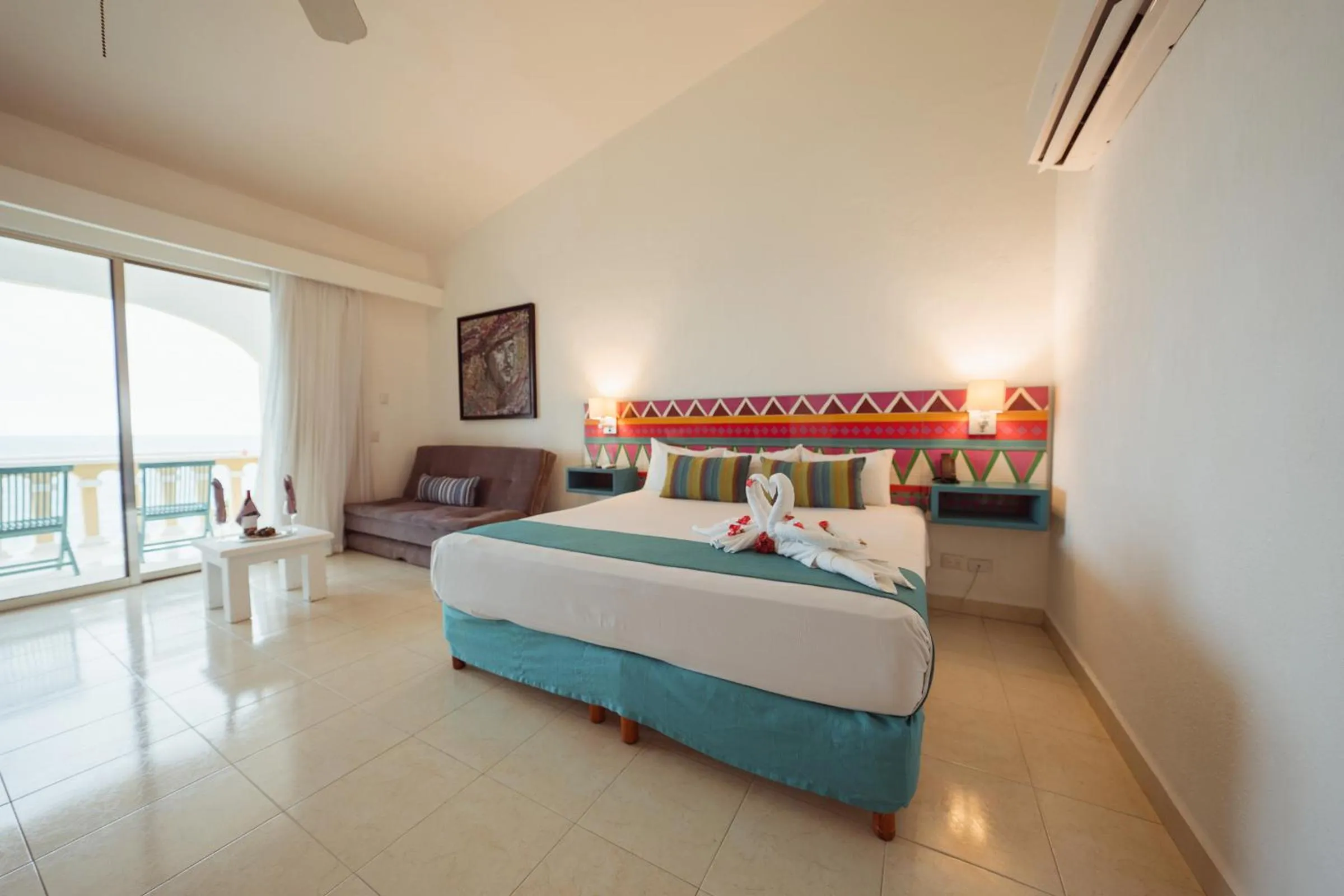 Bed in All Ritmo Cancun Resort & Water Park