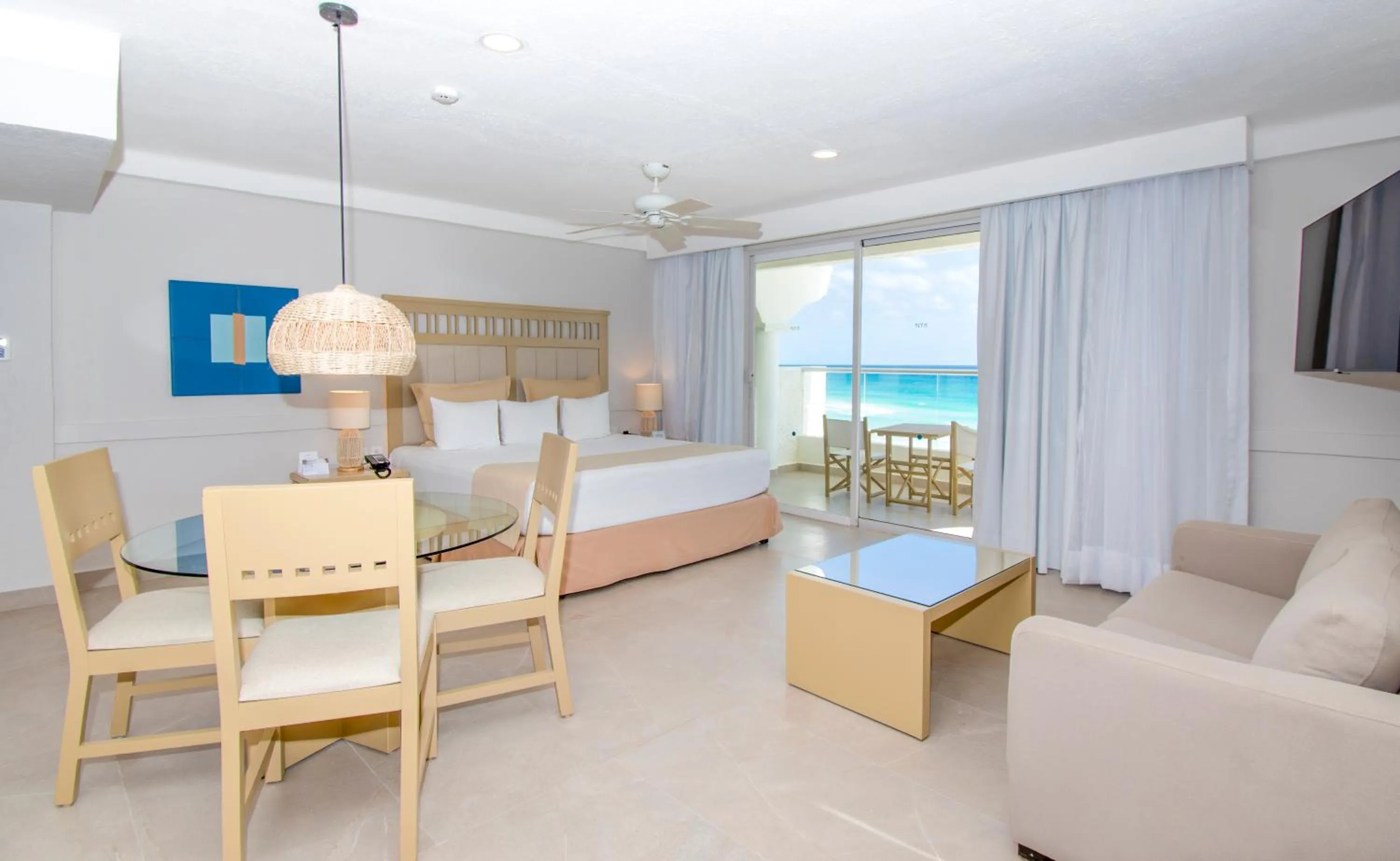 Photo of the whole room, Bed in Hotel NYX Cancun