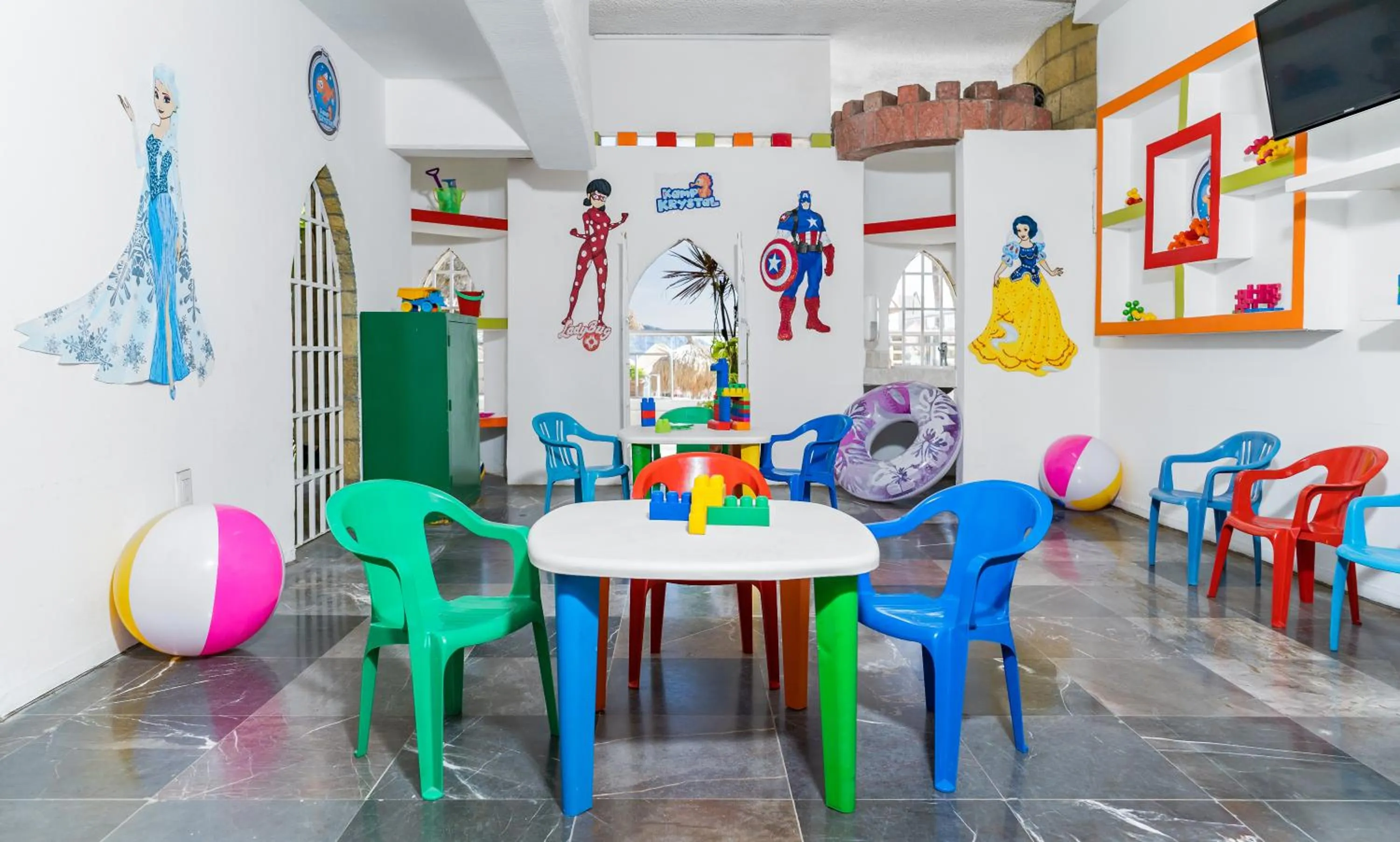 Entertainment in Krystal Beach Acapulco