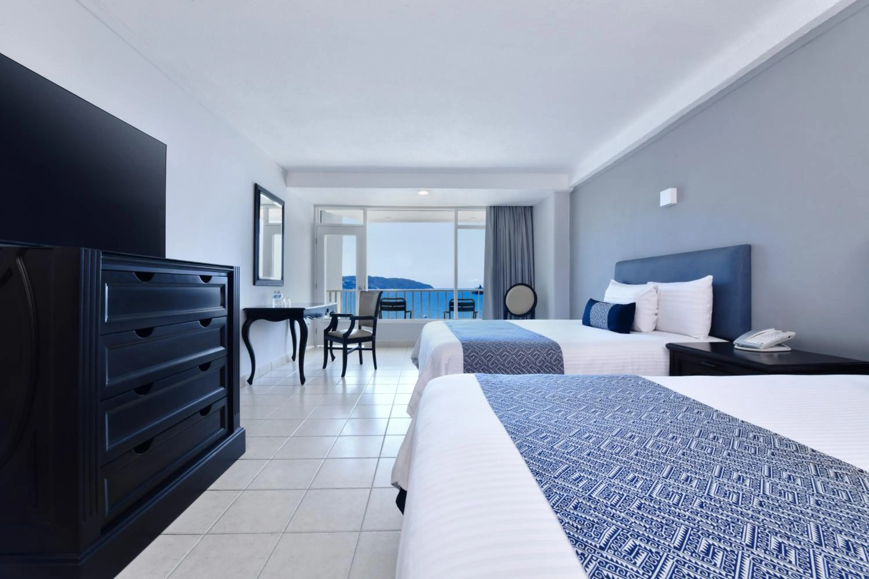 Bed in Krystal Beach Acapulco