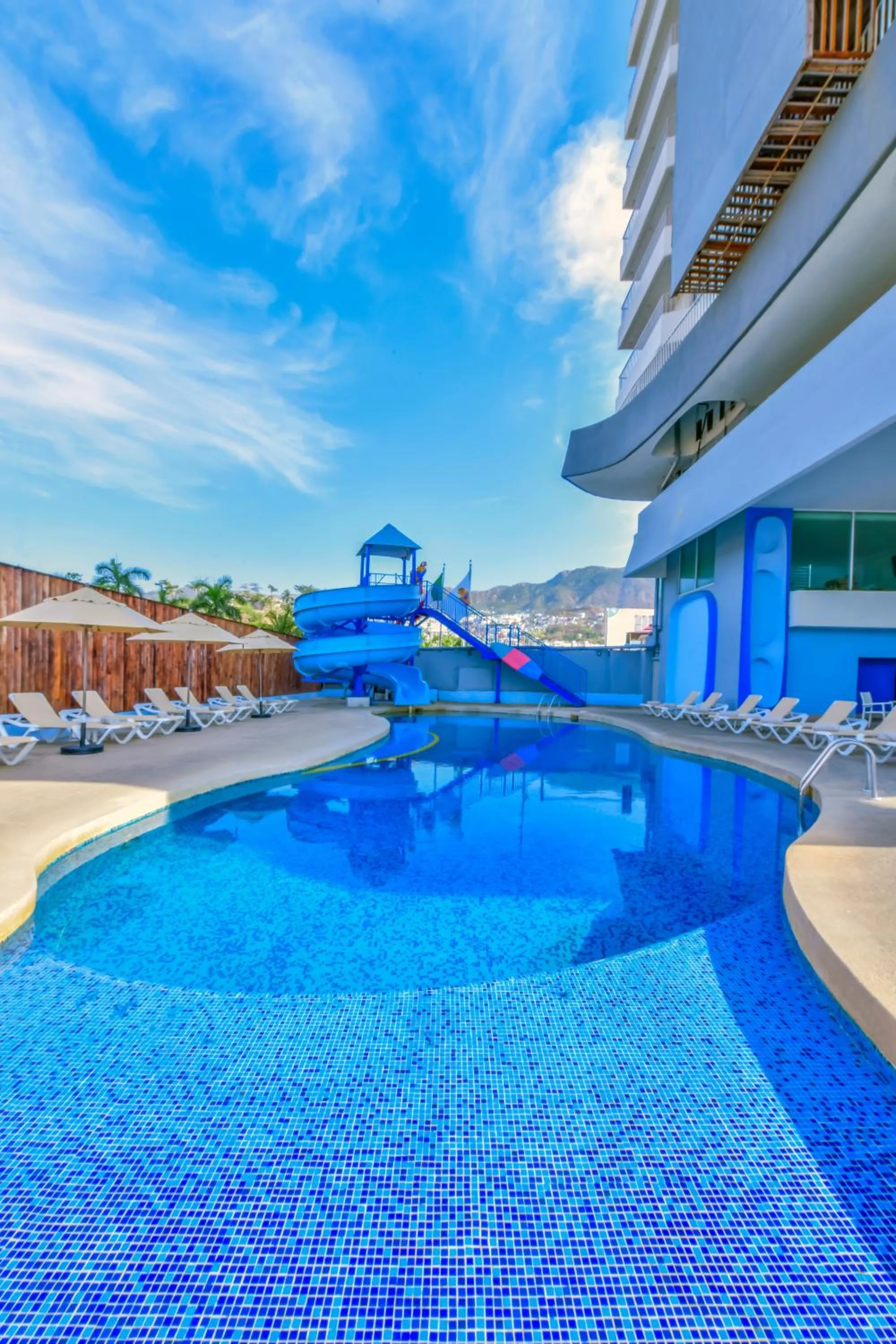Swimming pool in Krystal Beach Acapulco
