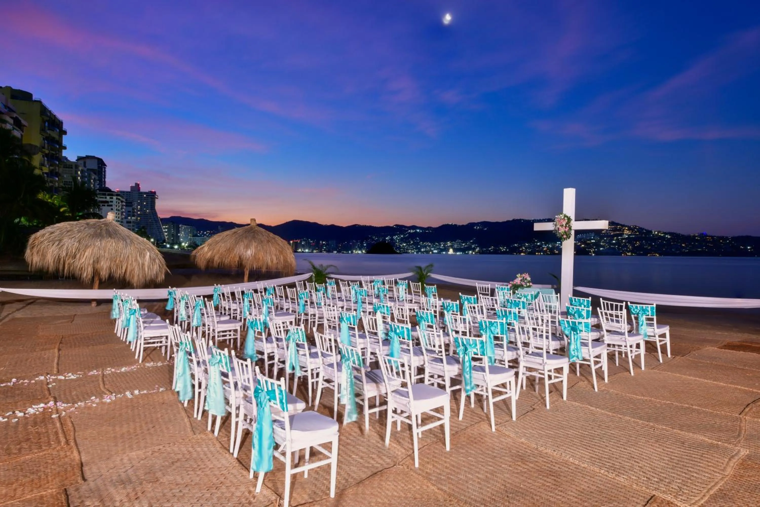 wedding in Krystal Beach Acapulco