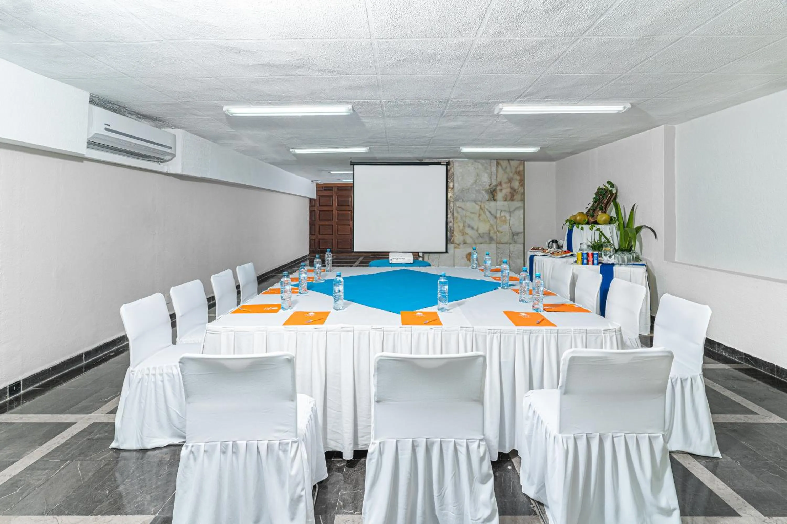 Meeting/conference room in Krystal Beach Acapulco
