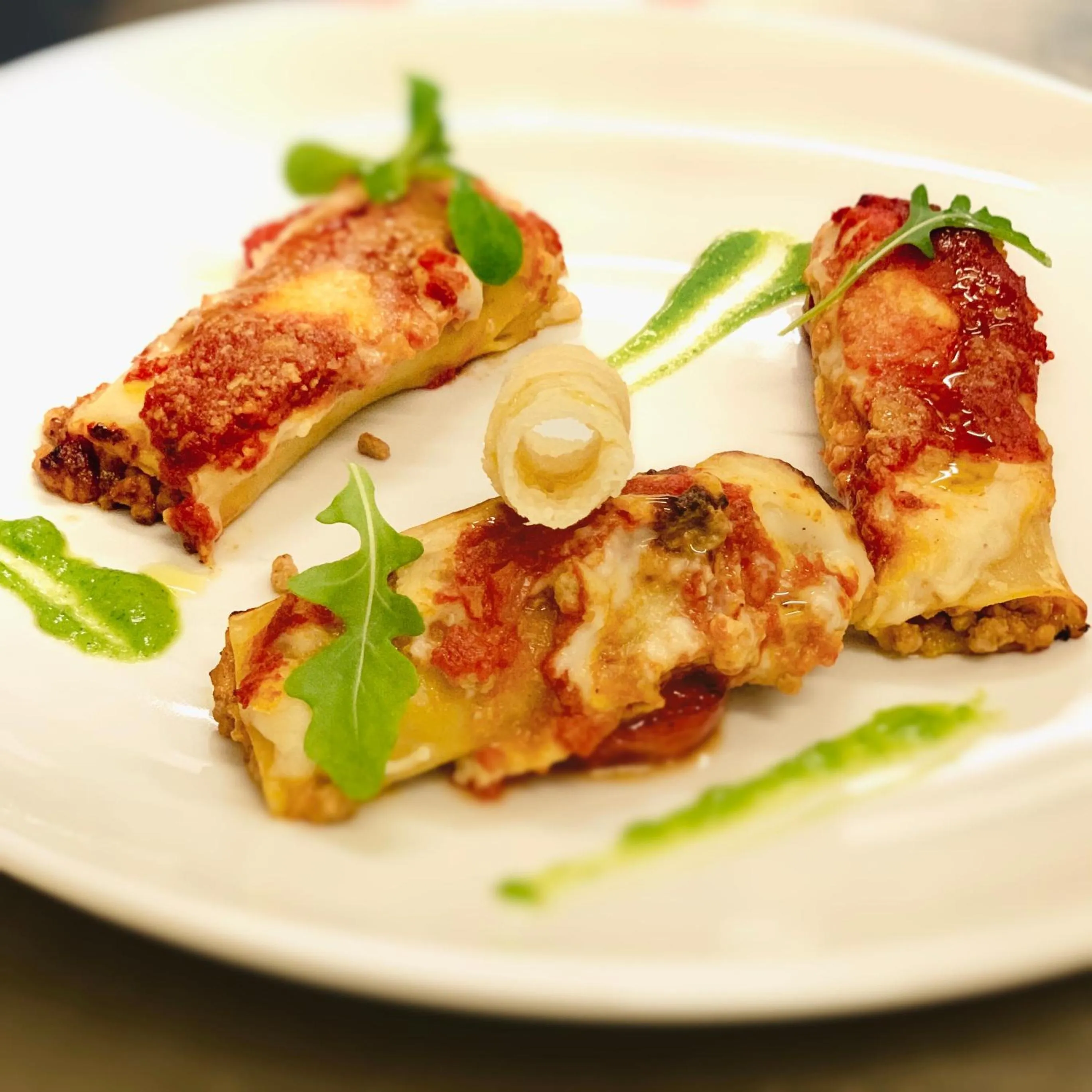 Restaurant/places to eat in Hotel Diana