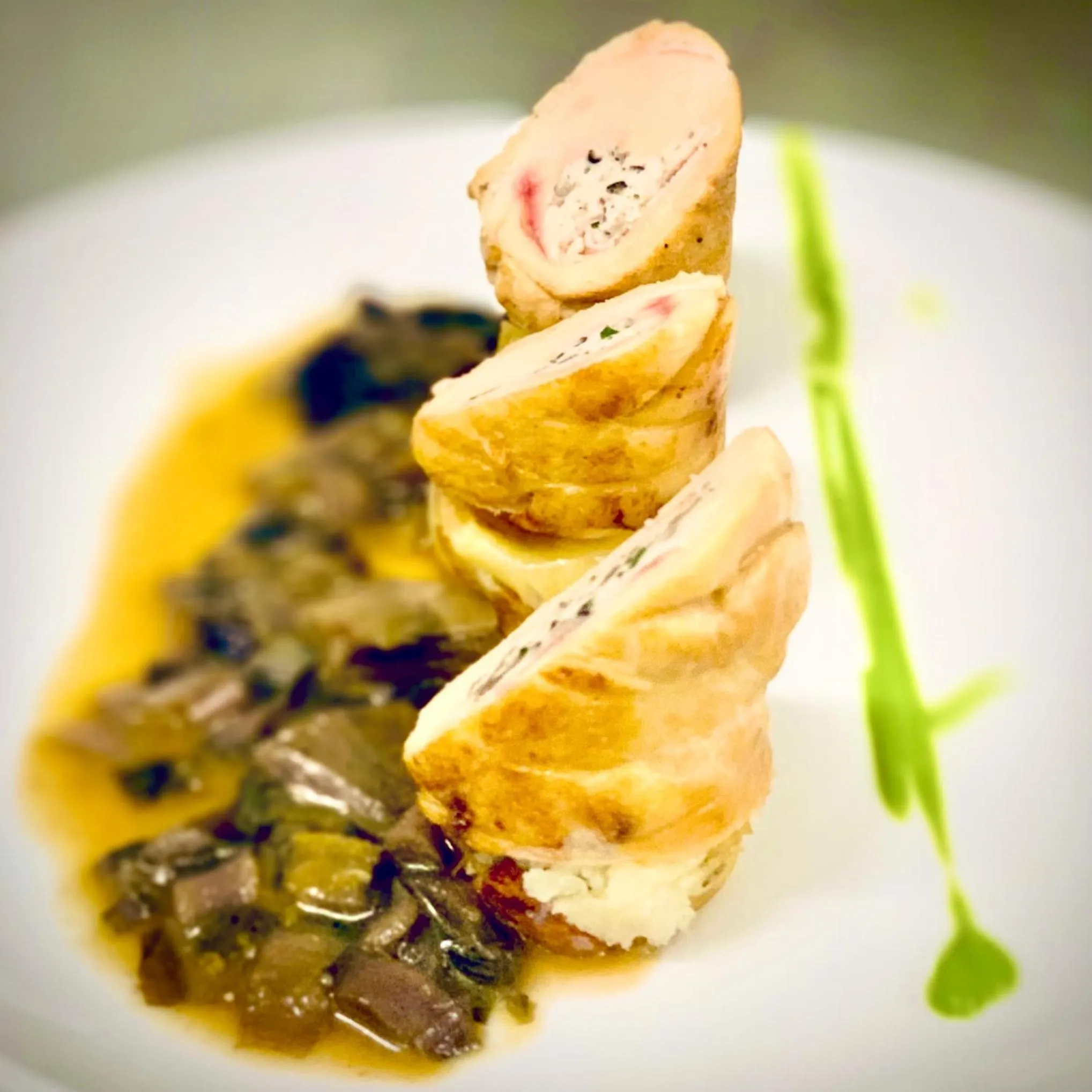 Restaurant/places to eat in Hotel Diana