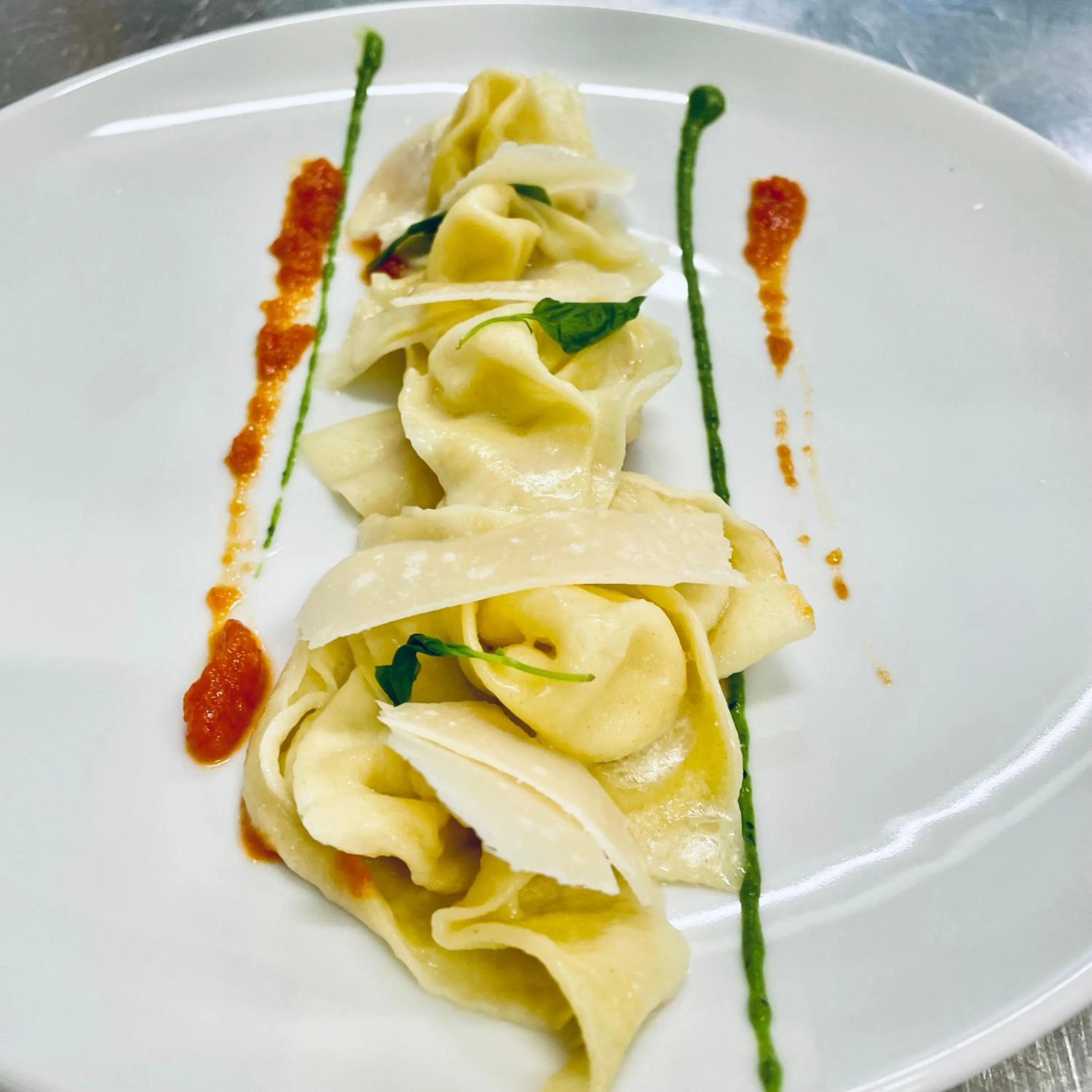 Restaurant/places to eat in Hotel Diana