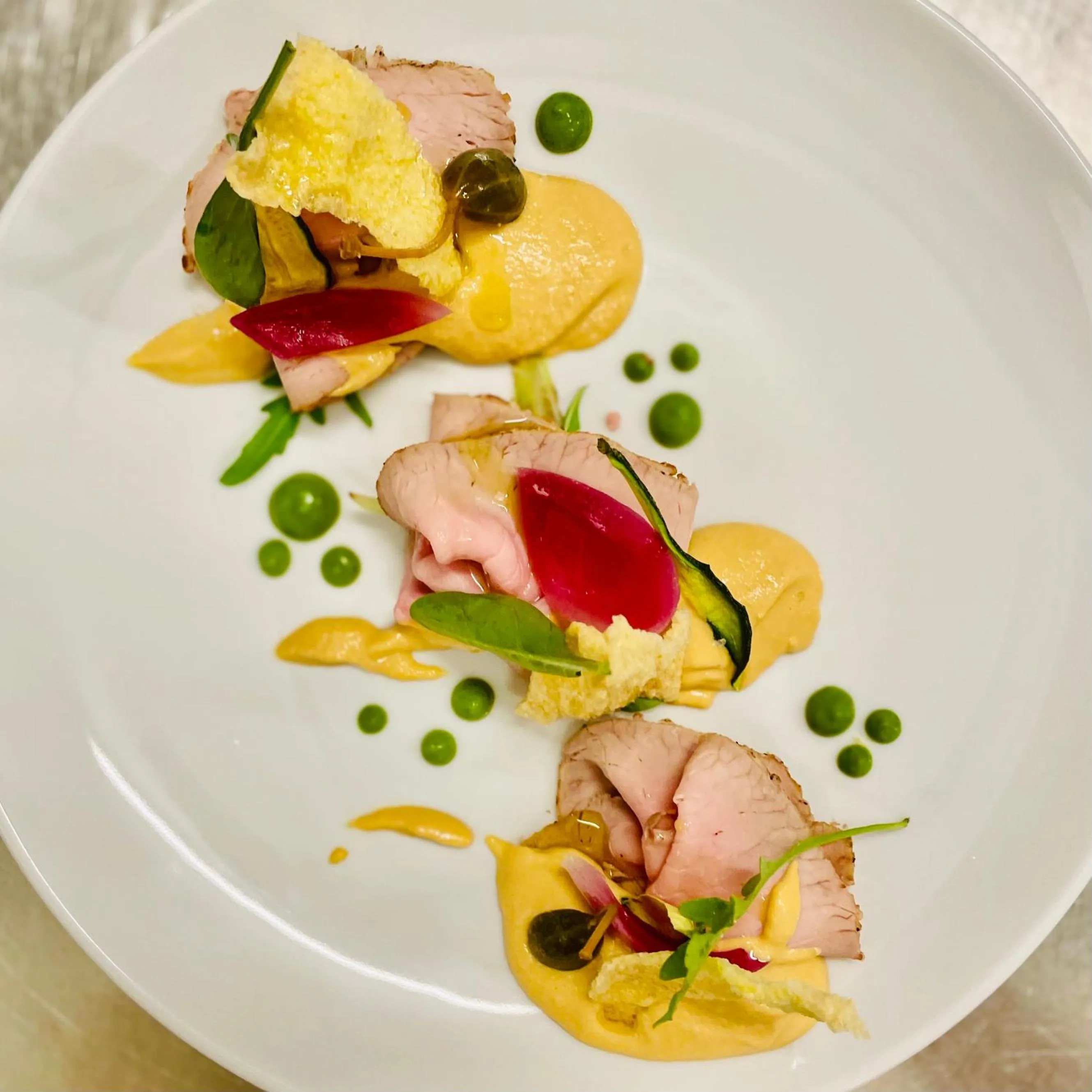 Restaurant/places to eat in Hotel Diana