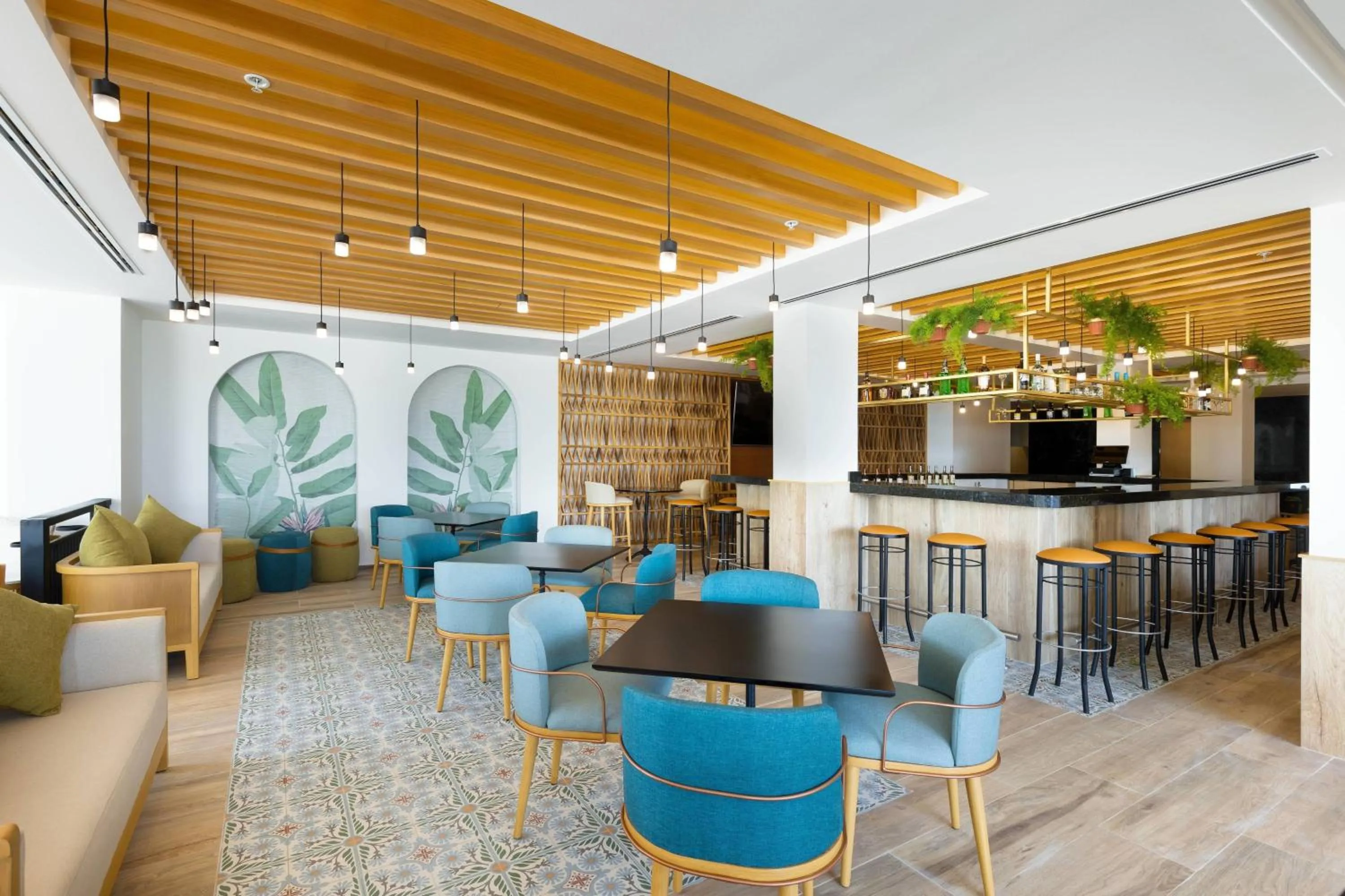 Lobby or reception in Courtyard by Marriott Cancun Airport