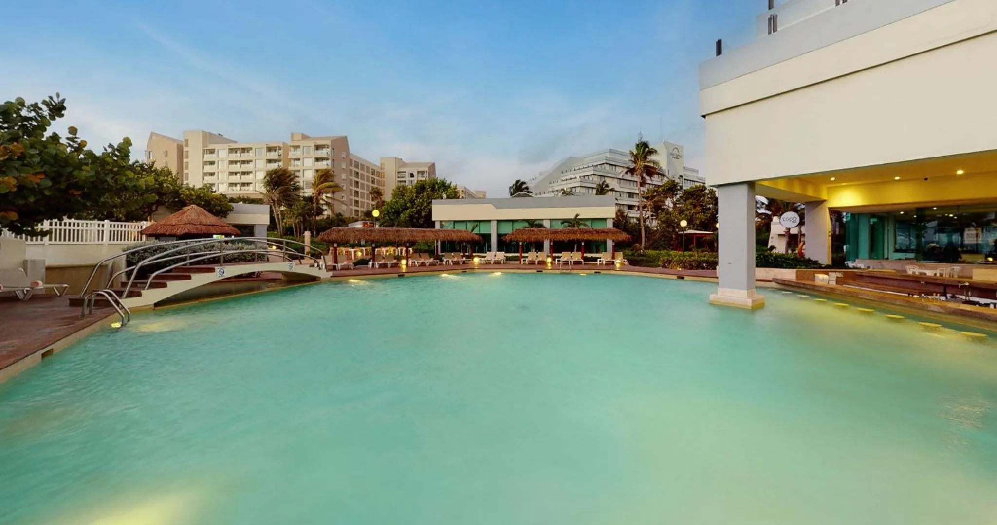 Swimming pool in Park Royal Beach Cancun - All Inclusive