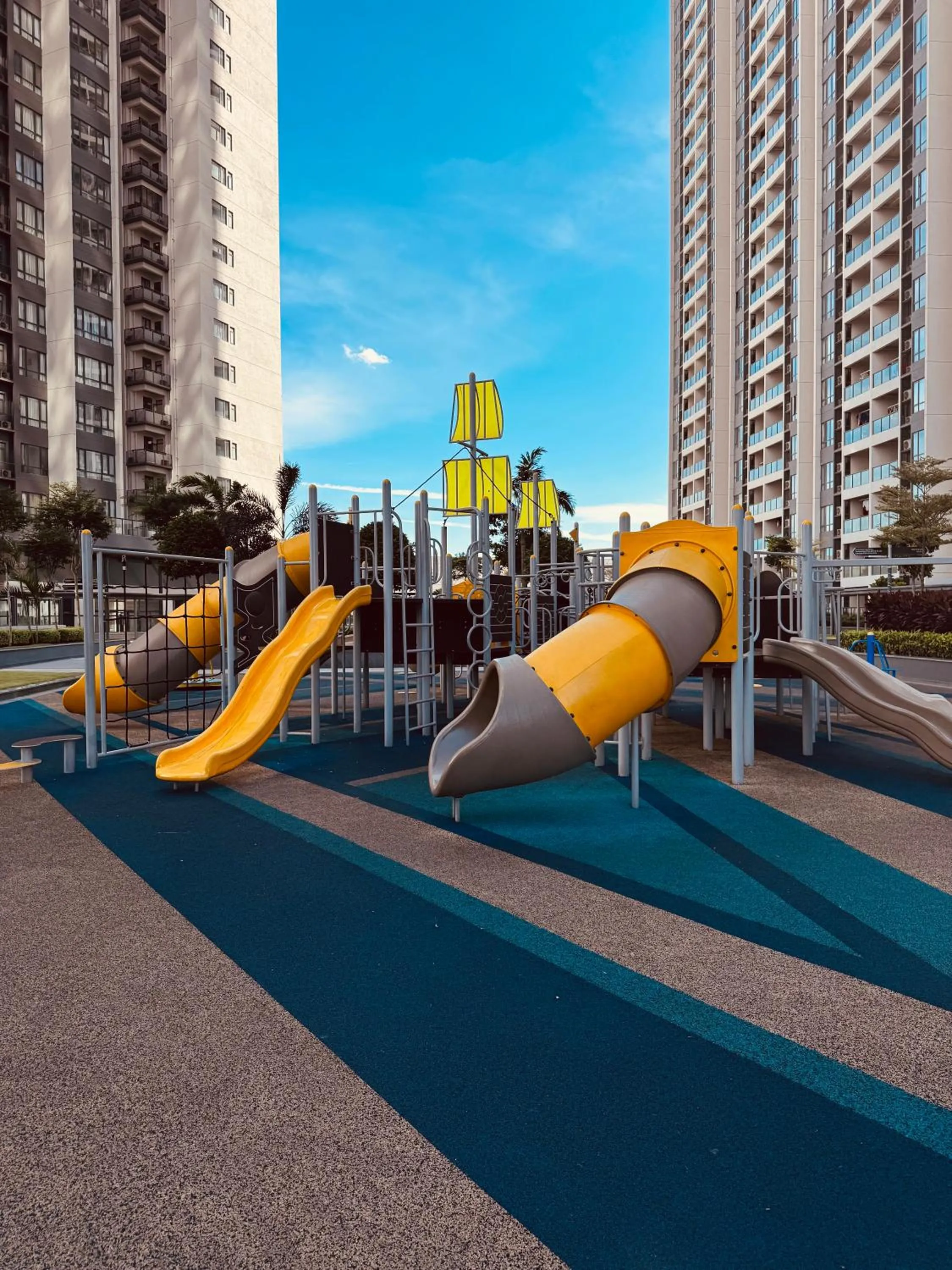 Children play ground in R&F PRINCESS COVE BY HOMEFORT SUITES