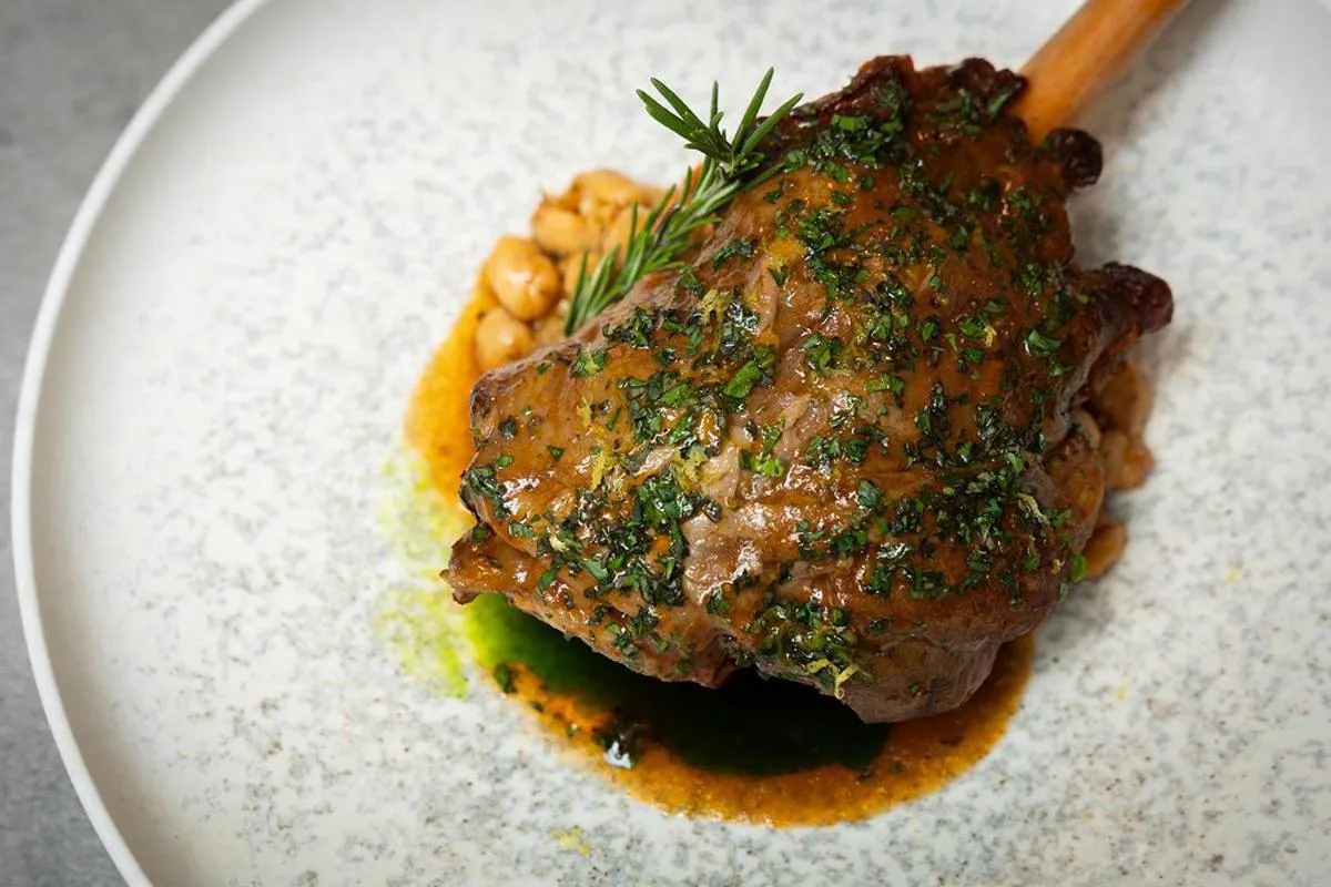 Restaurant/places to eat in Godfrey Hotel Chicago