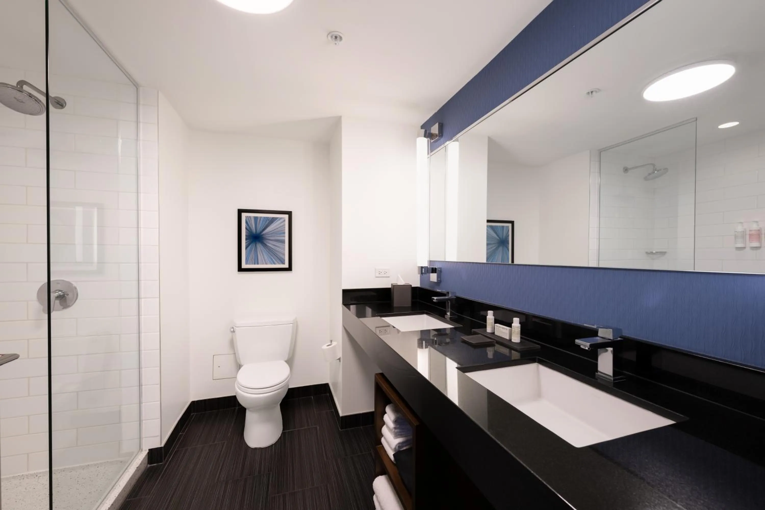 Bathroom in Godfrey Hotel Chicago