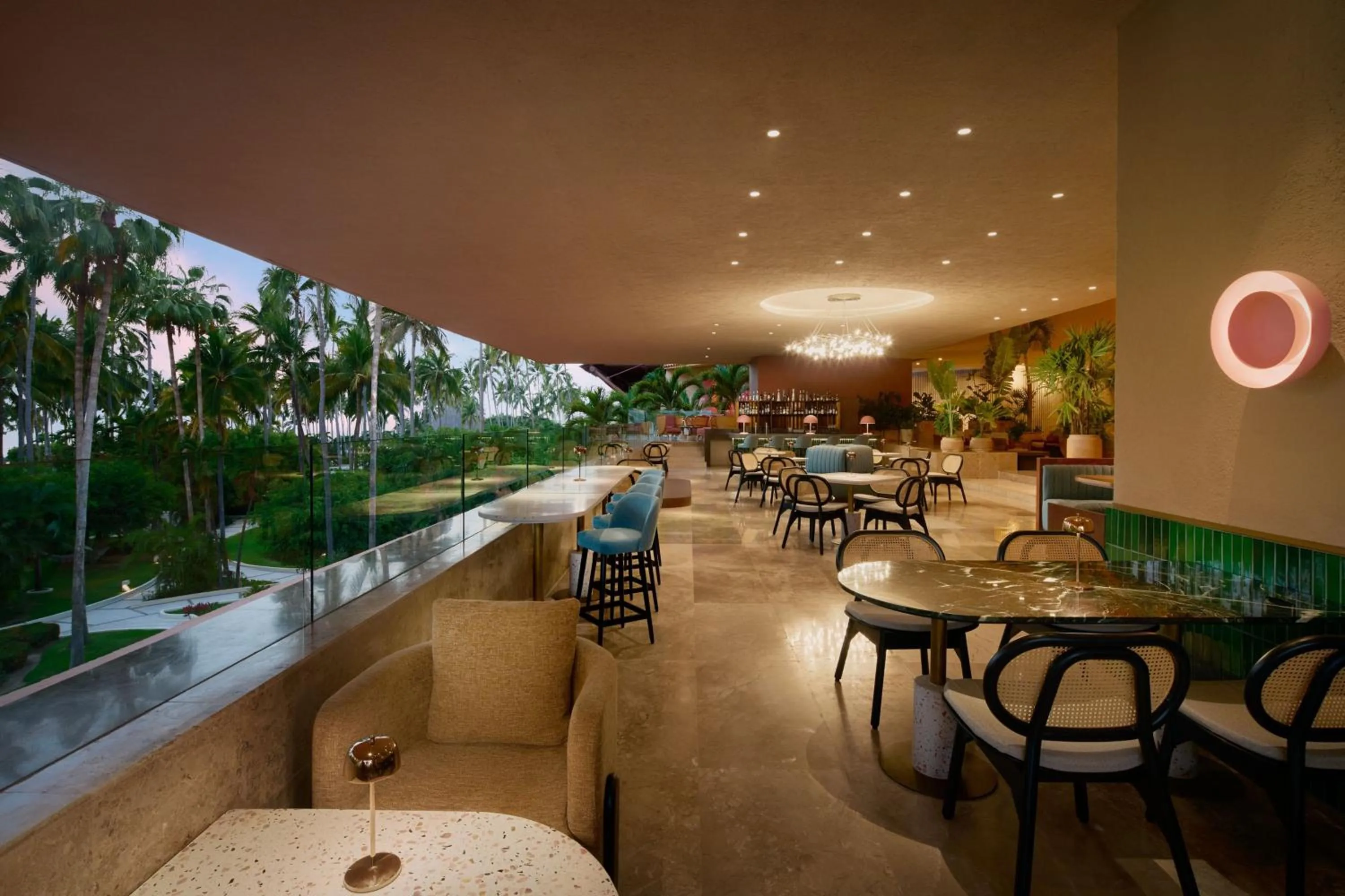Lounge or bar in The Westin Resort & Spa, Puerto Vallarta