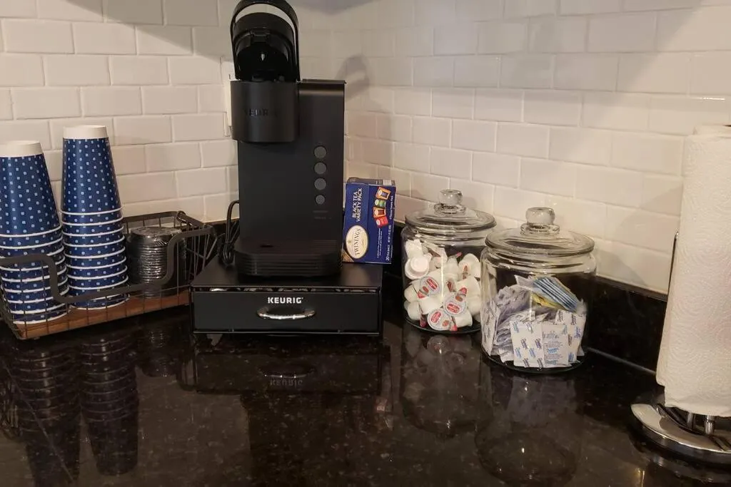 Coffee/tea facilities in The Lafayette House