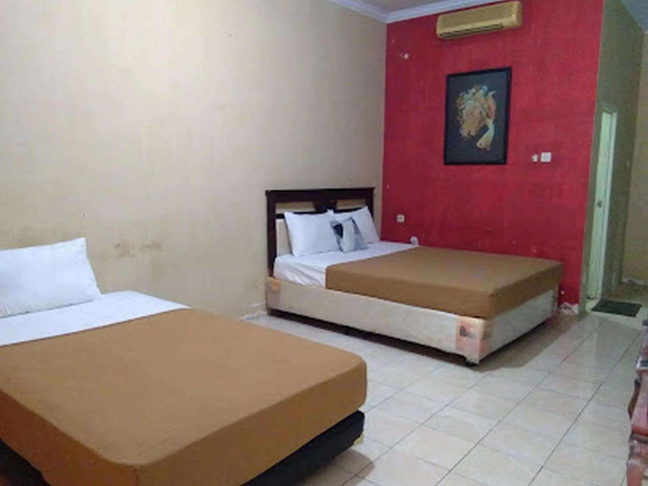 Bedroom, Bed in Hotel Nirwana Situbondo RedPartner