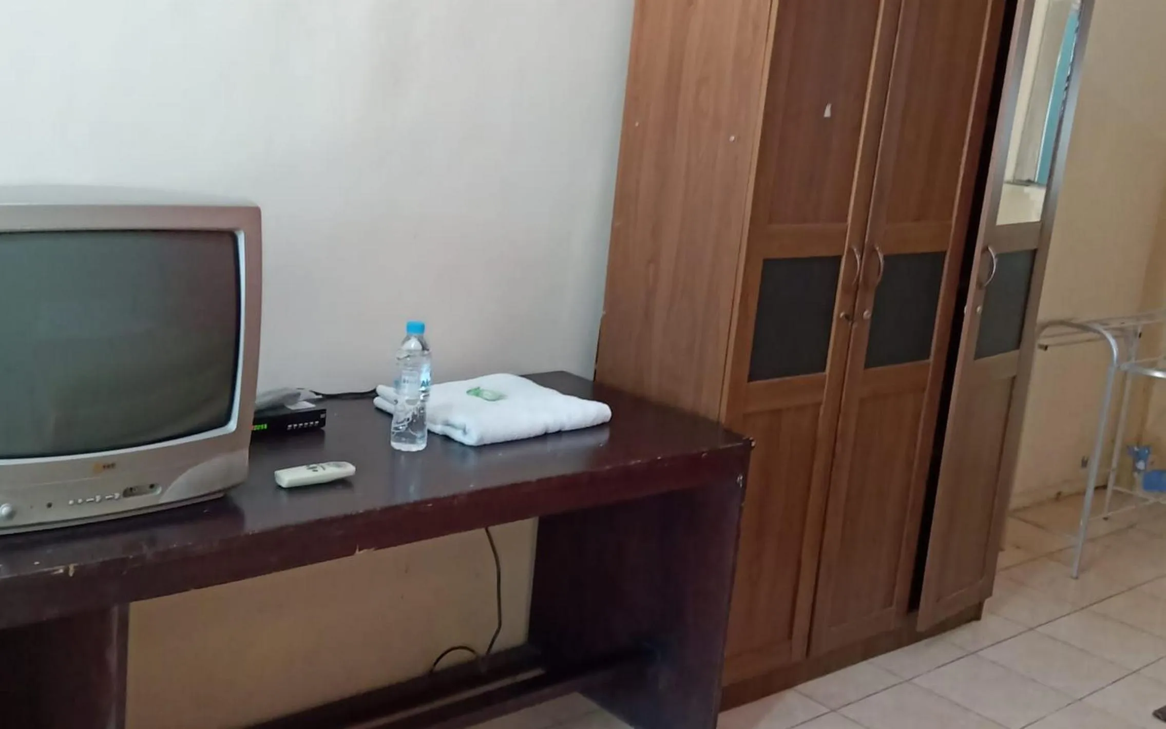 Communal lounge/ TV room in Hotel Nirwana Situbondo RedPartner